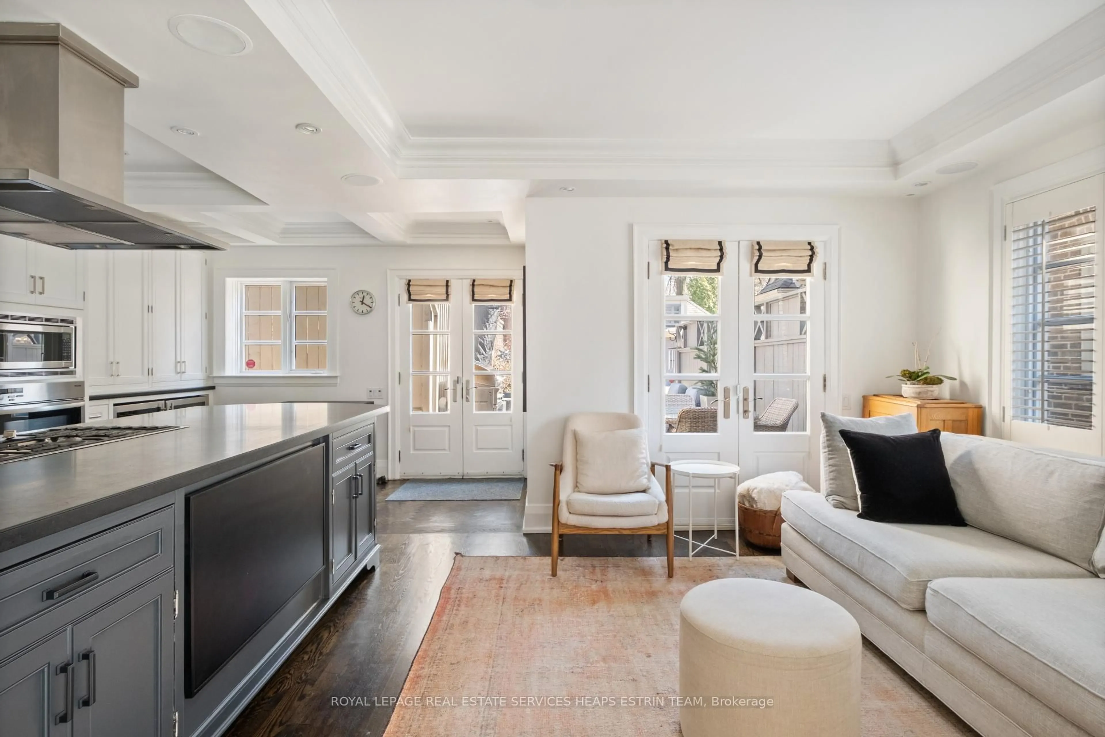 Open concept kitchen, ceramic/tile floor for 113 Inglewood Dr, Toronto Ontario M4T 1H6