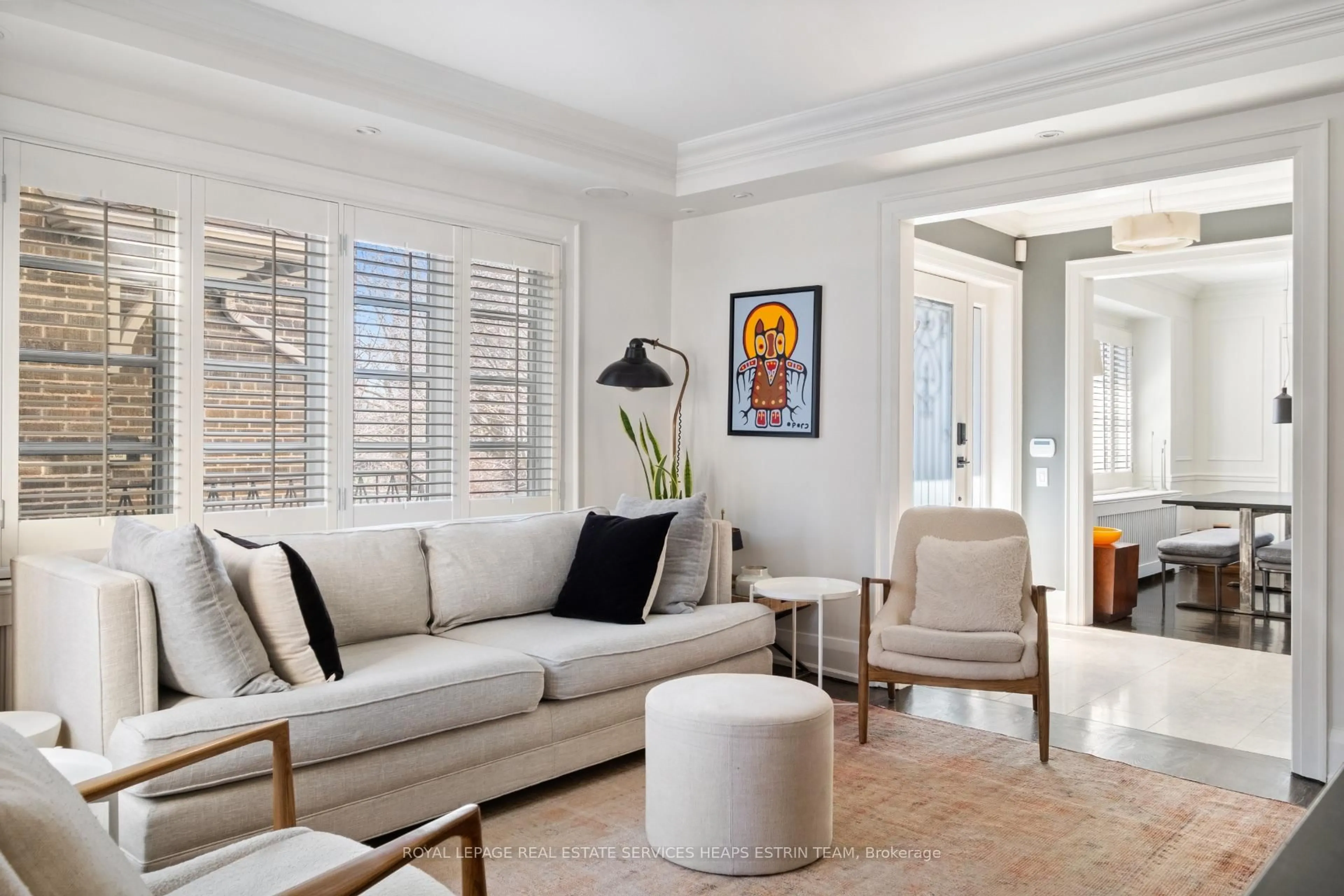 Living room with furniture, unknown for 113 Inglewood Dr, Toronto Ontario M4T 1H6