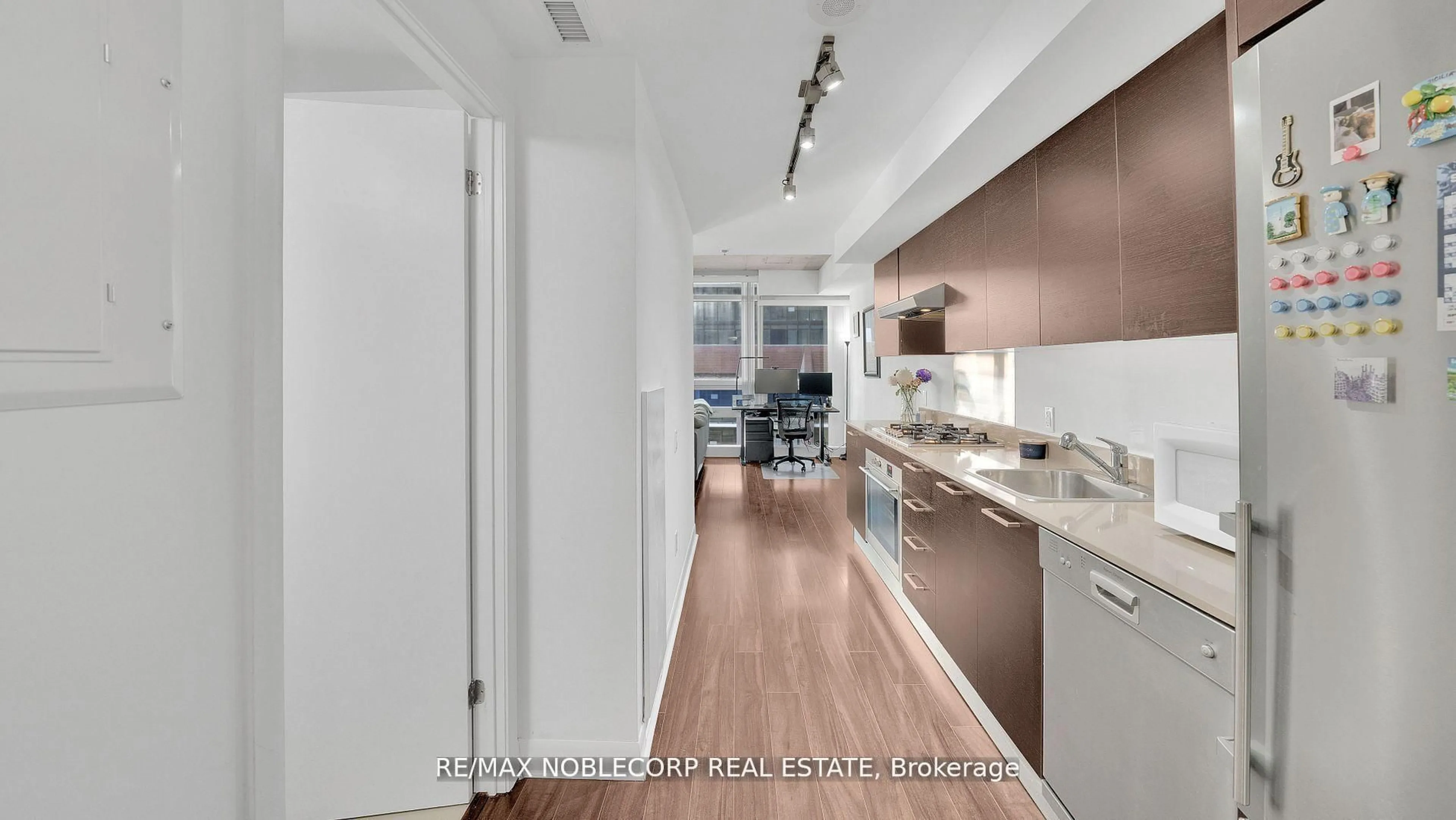 Unknown for 375 King St #810, Toronto Ontario M5V 1K1