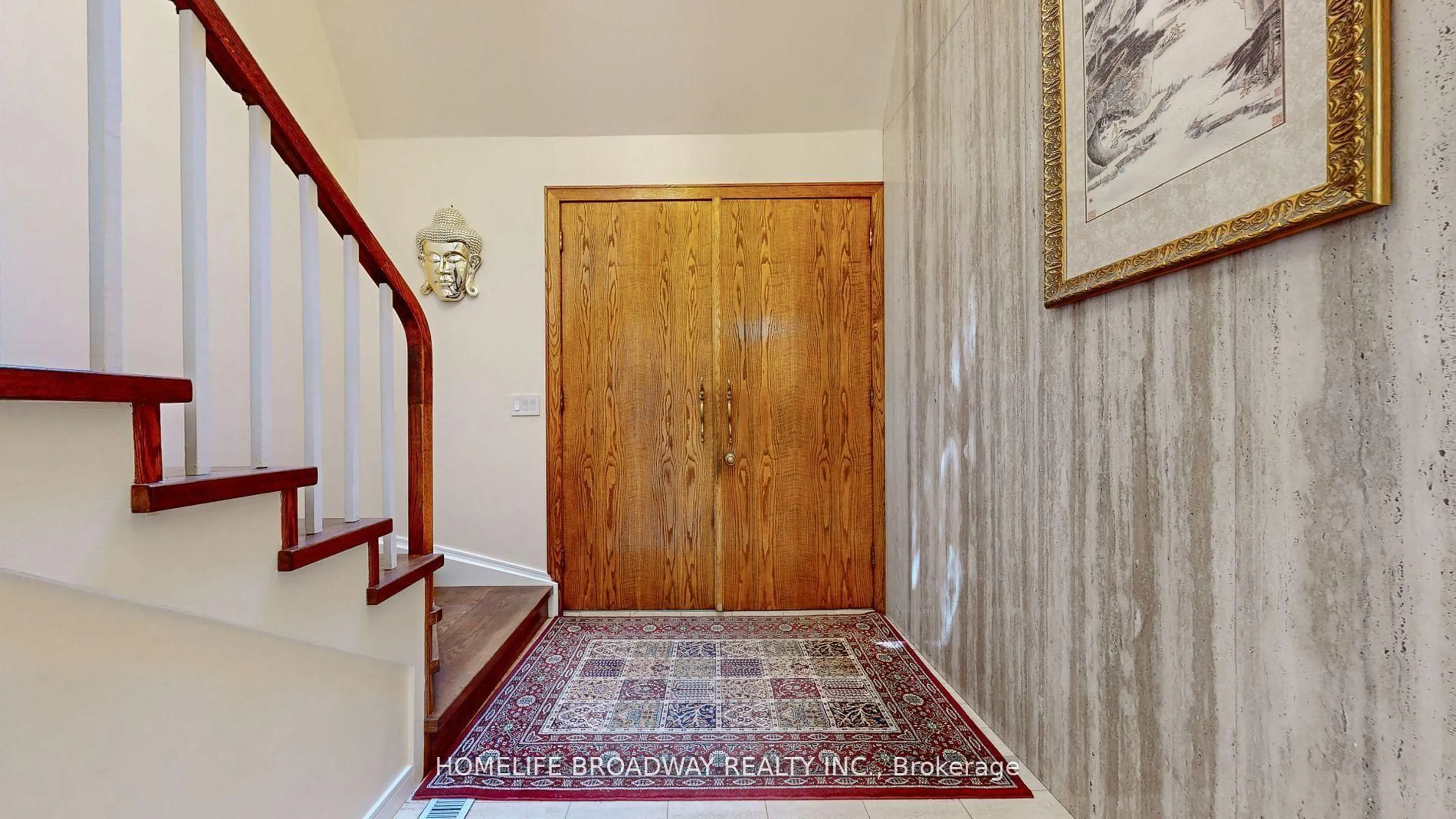 Indoor foyer for 33 Rosedale Rd, Toronto Ontario M4W 2P5