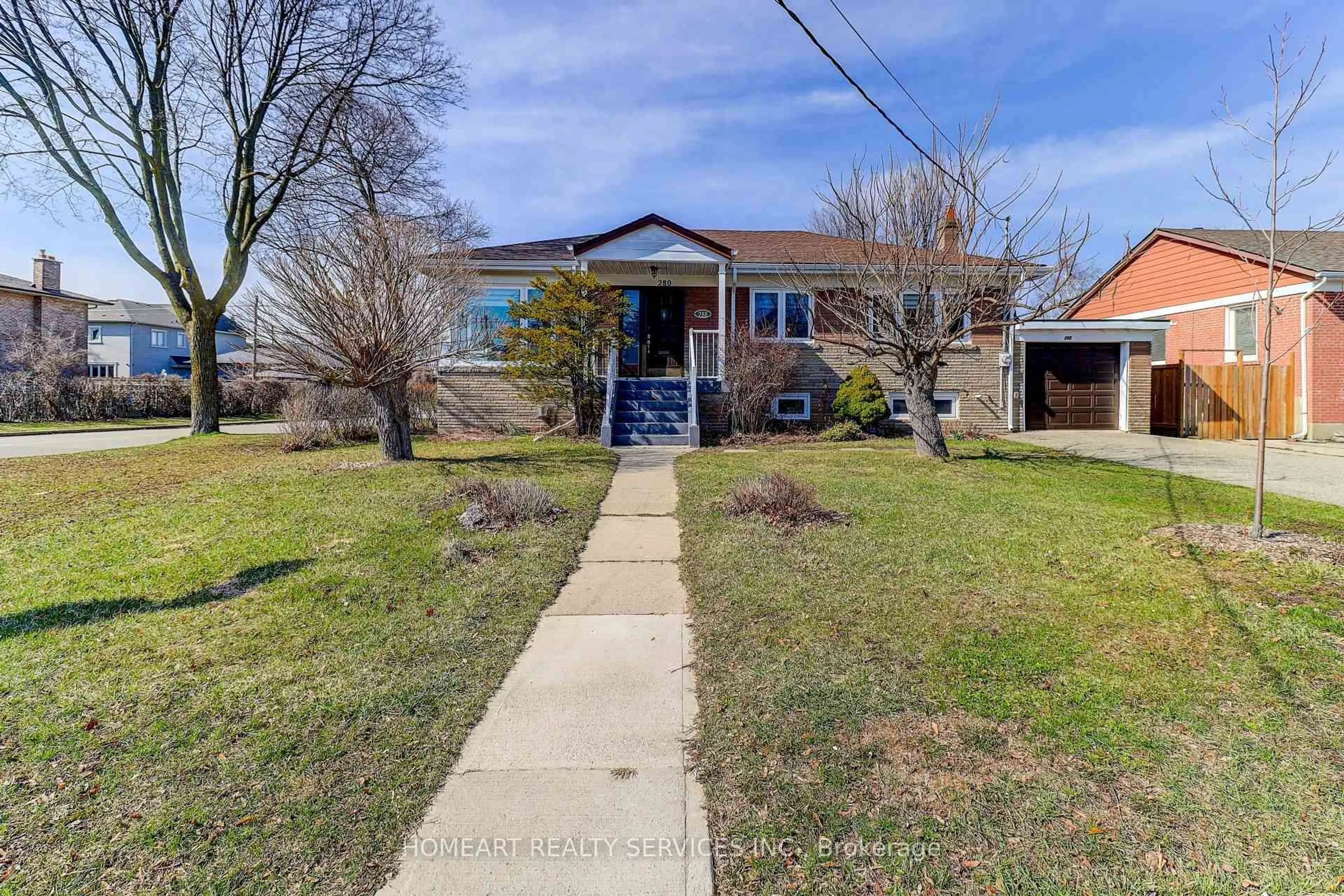 A pic from outside/outdoor area/front of a property/back of a property/a pic from drone, street for 280 Waterloo Ave, Toronto Ontario M3H 3Z7