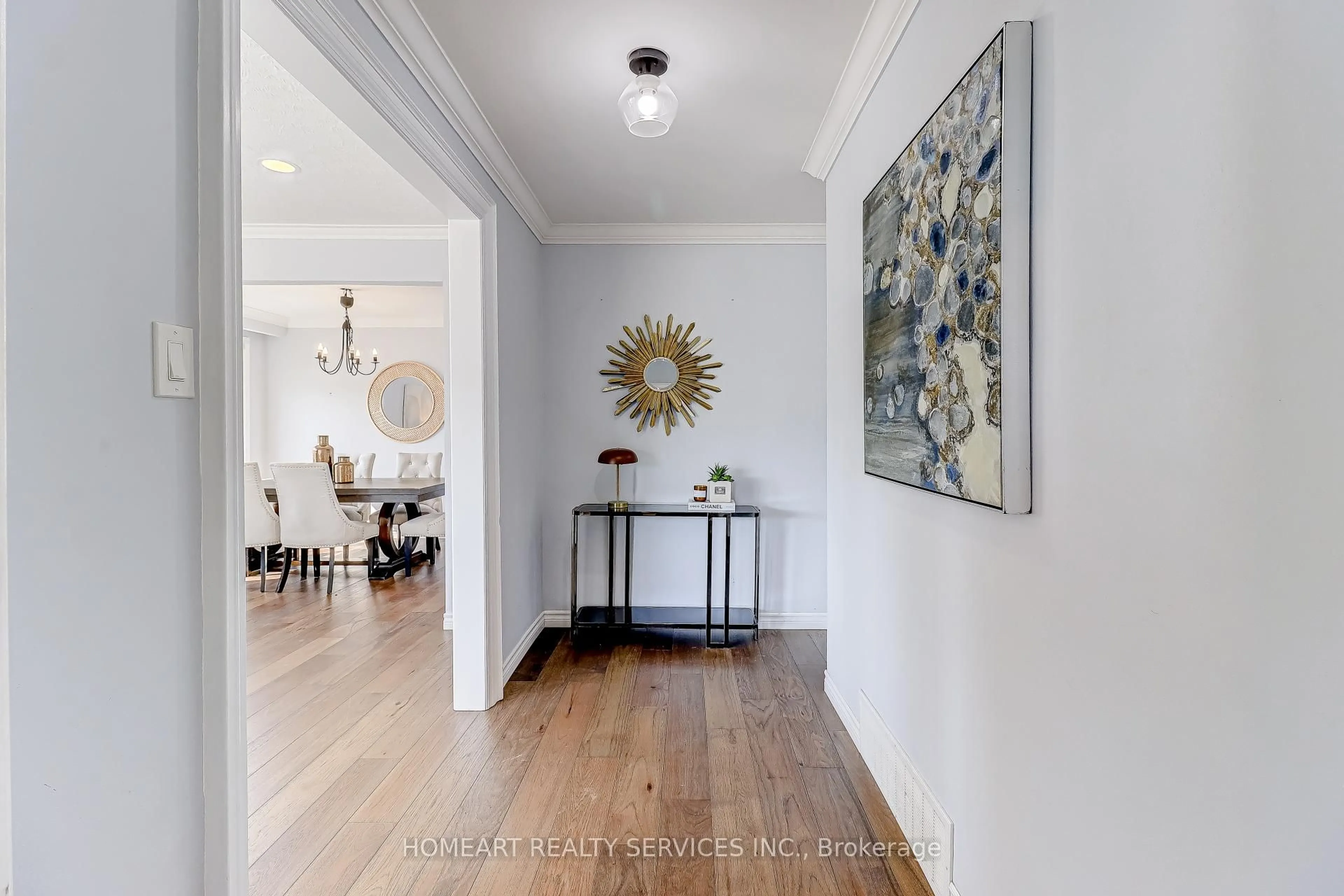 Indoor entryway for 280 Waterloo Ave, Toronto Ontario M3H 3Z7