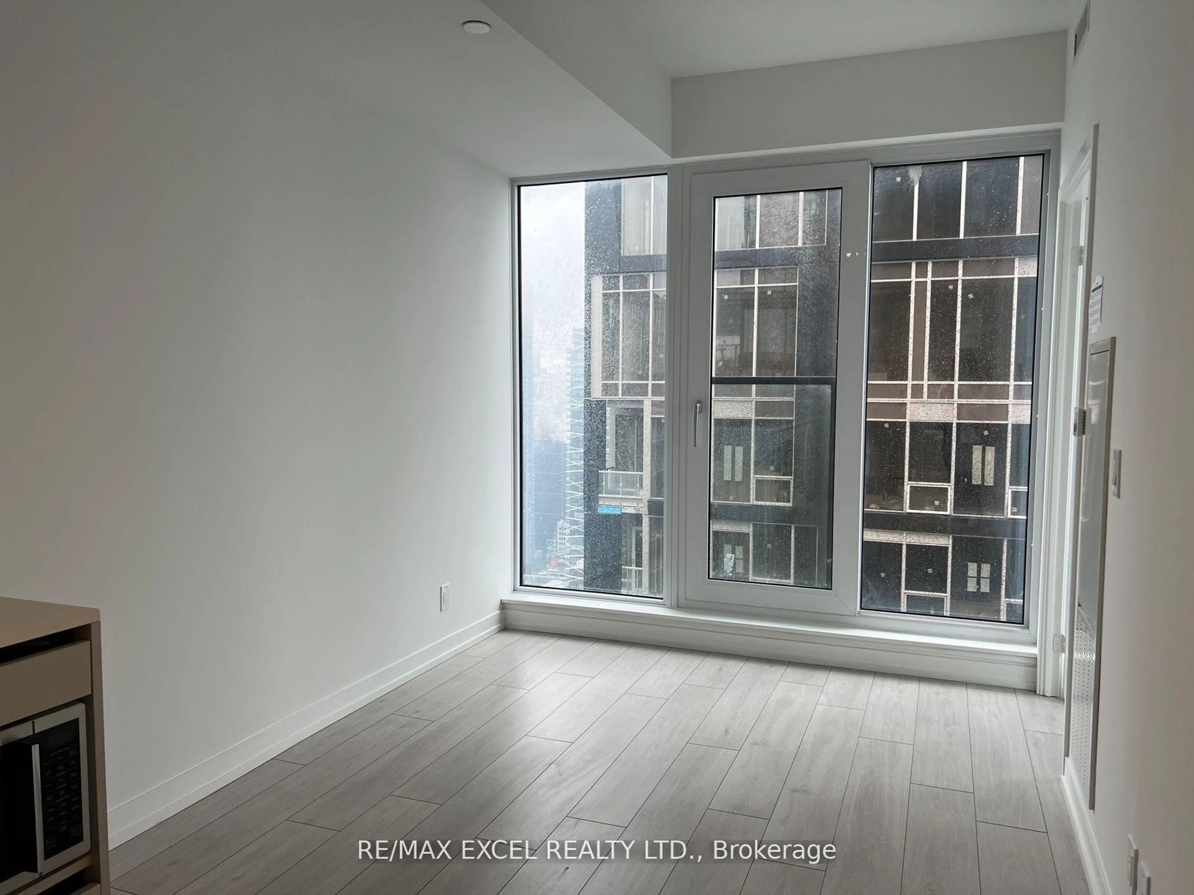 A pic of a room for 55 mercer St #4910, Toronto Ontario M5V 0W4