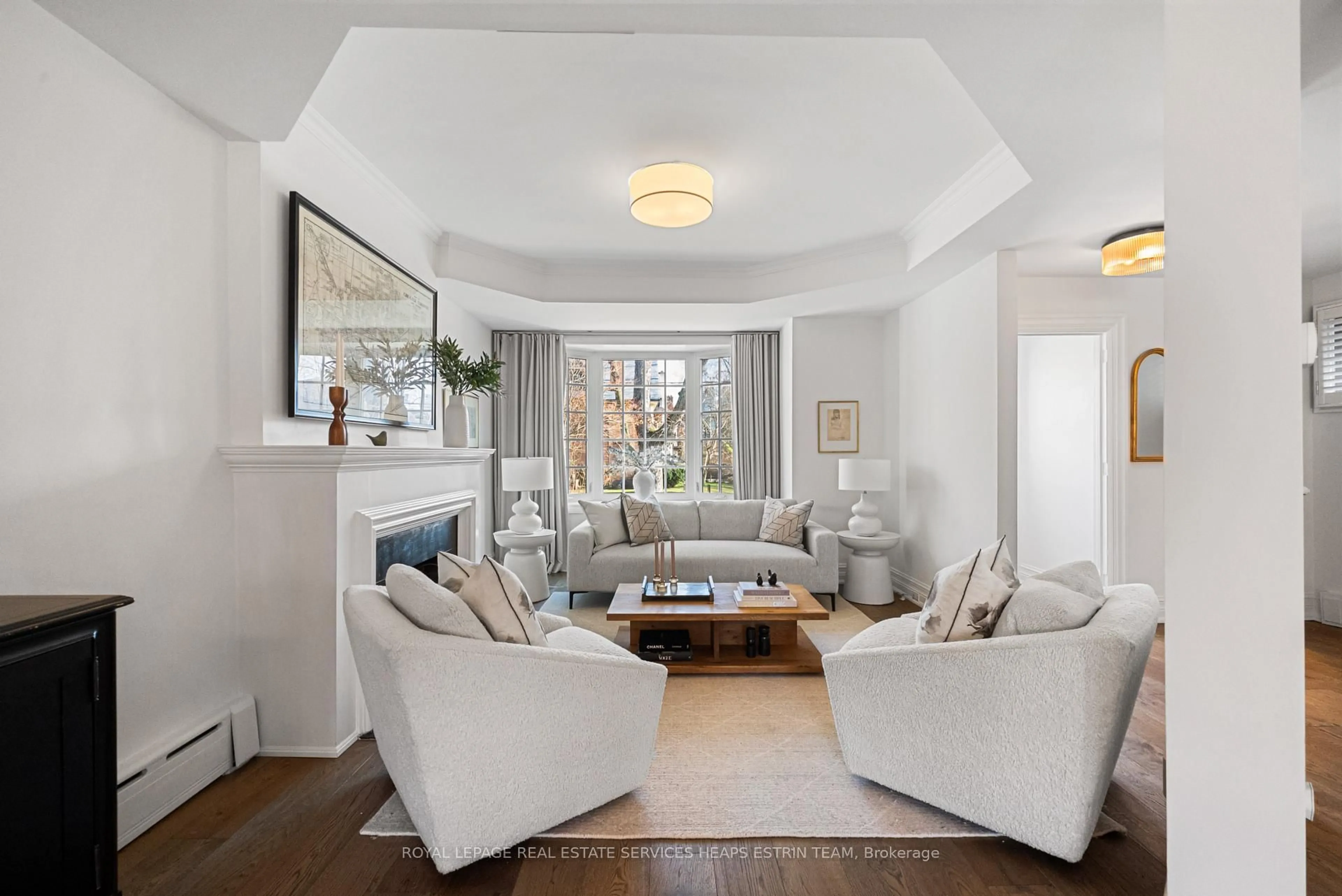 Living room with furniture, unknown for 90 Pricefield Rd, Toronto Ontario M4W 1Z9