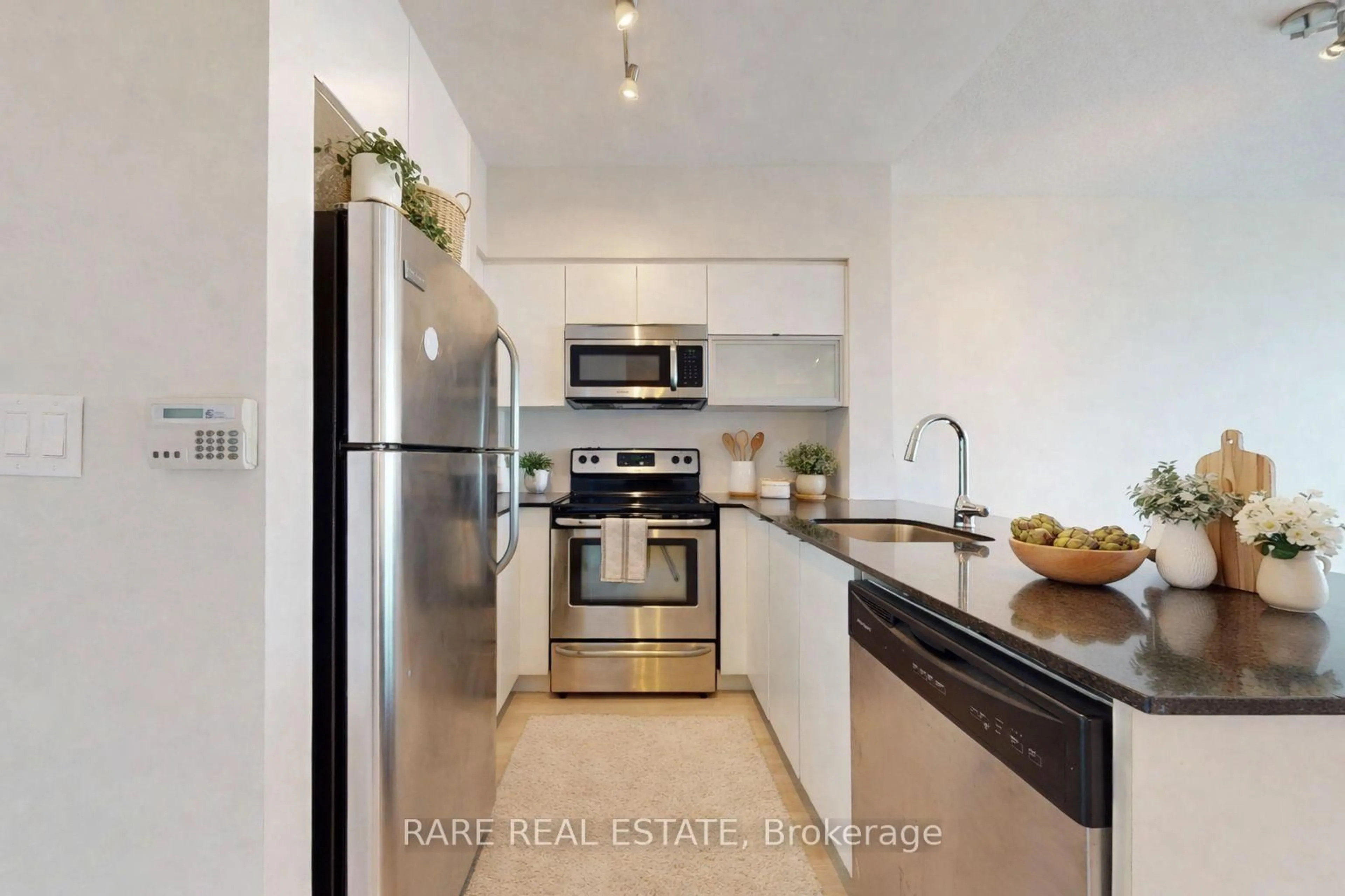 Standard kitchen, unknown for 150 East Liberty St #2402, Toronto Ontario M6K 3R5