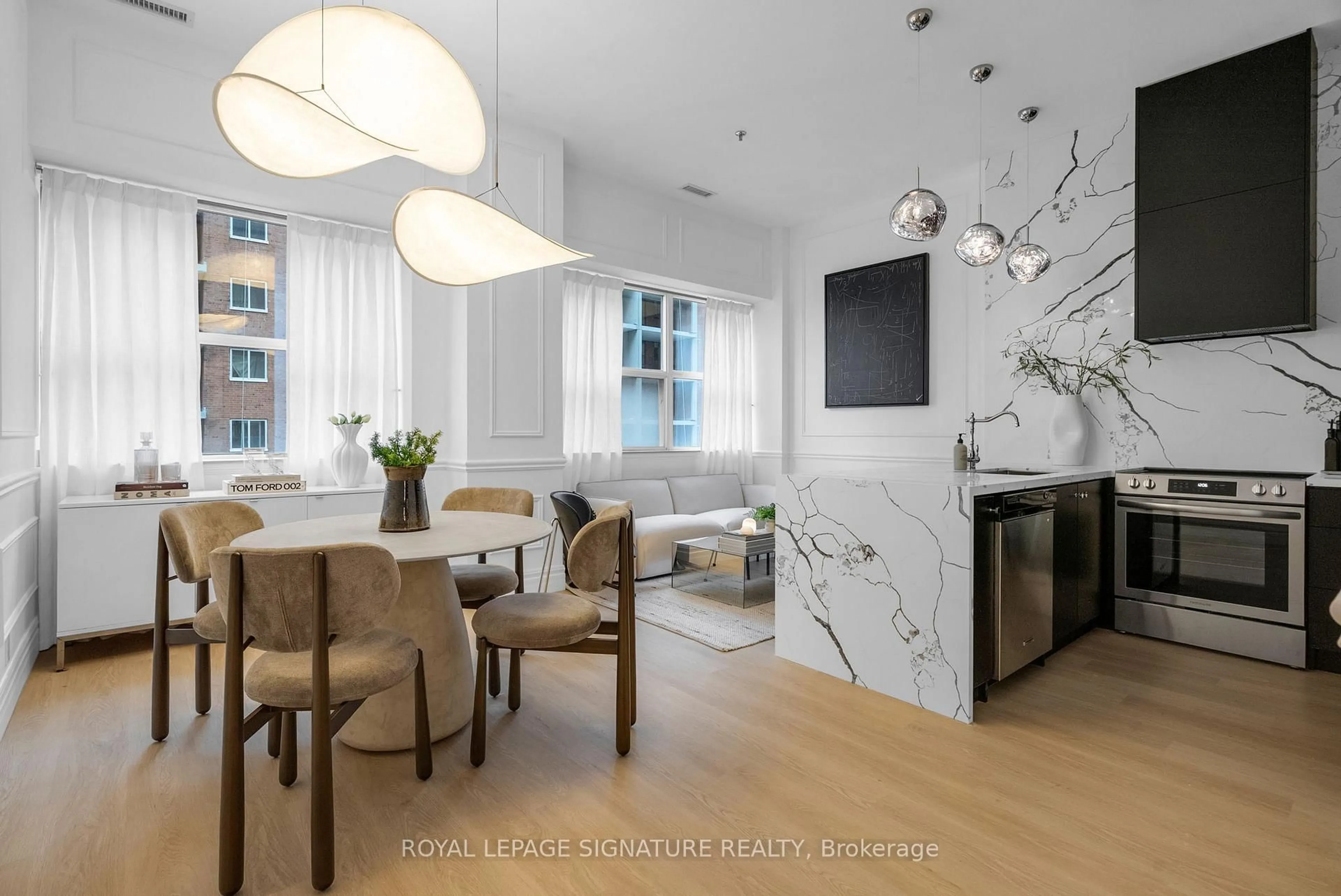 Unknown for 700 King St #403, Toronto Ontario M5V 2Y6