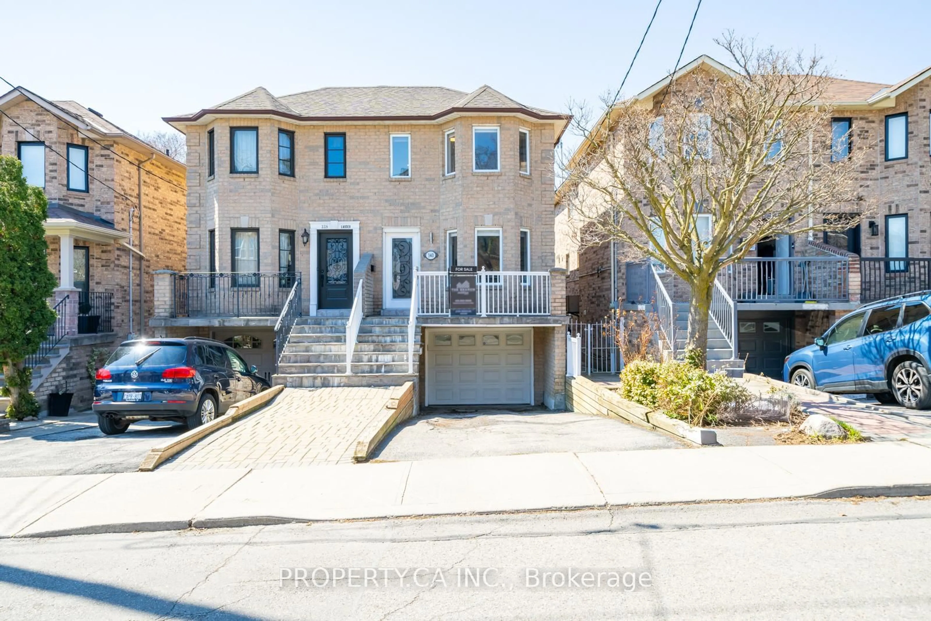 A pic from outside/outdoor area/front of a property/back of a property/a pic from drone, street for 340 Lauder Ave, Toronto Ontario M6E 3H8