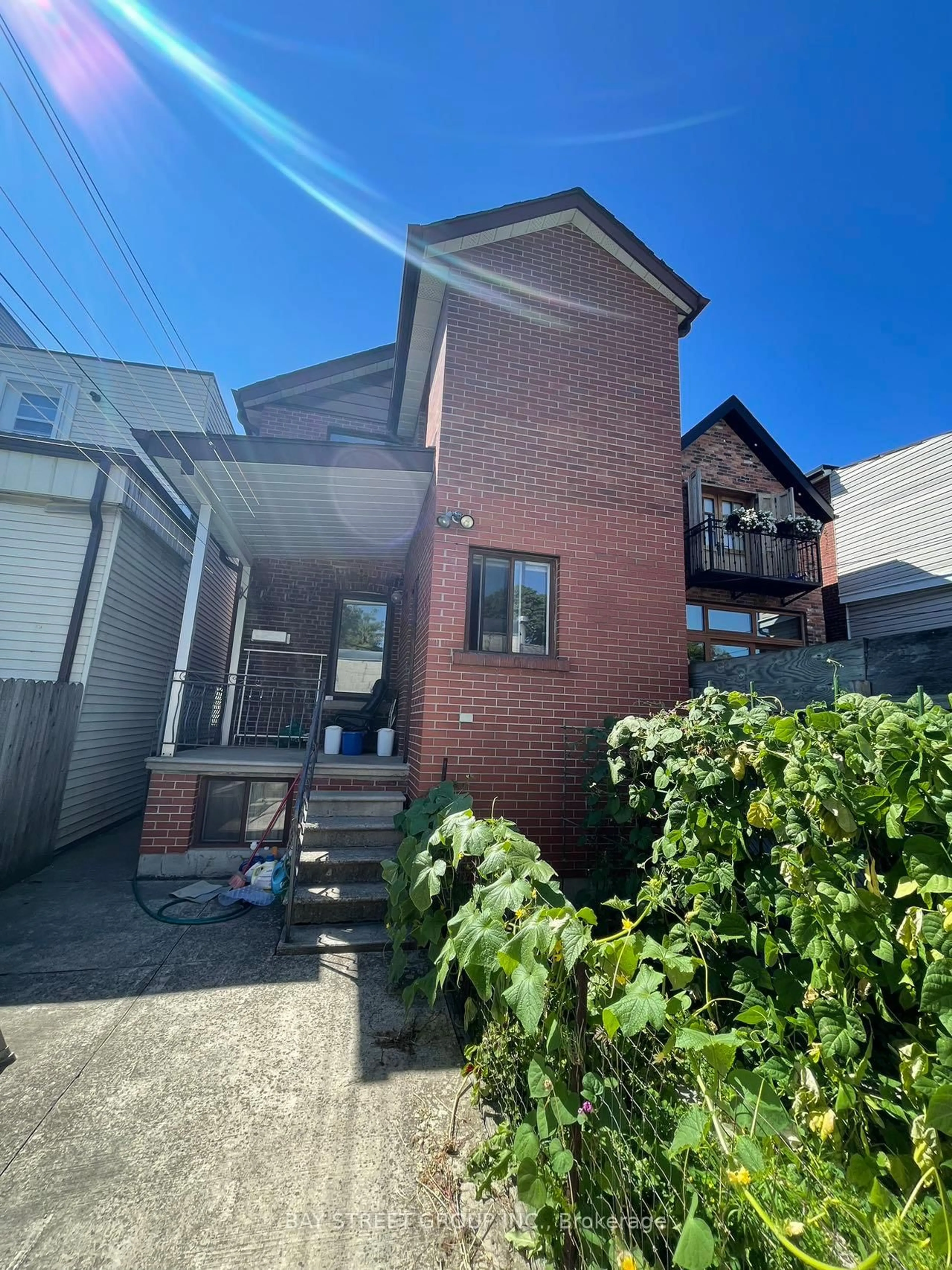 Home with brick exterior material, street for 543 Crawford St, Toronto Ontario M6G 3J9