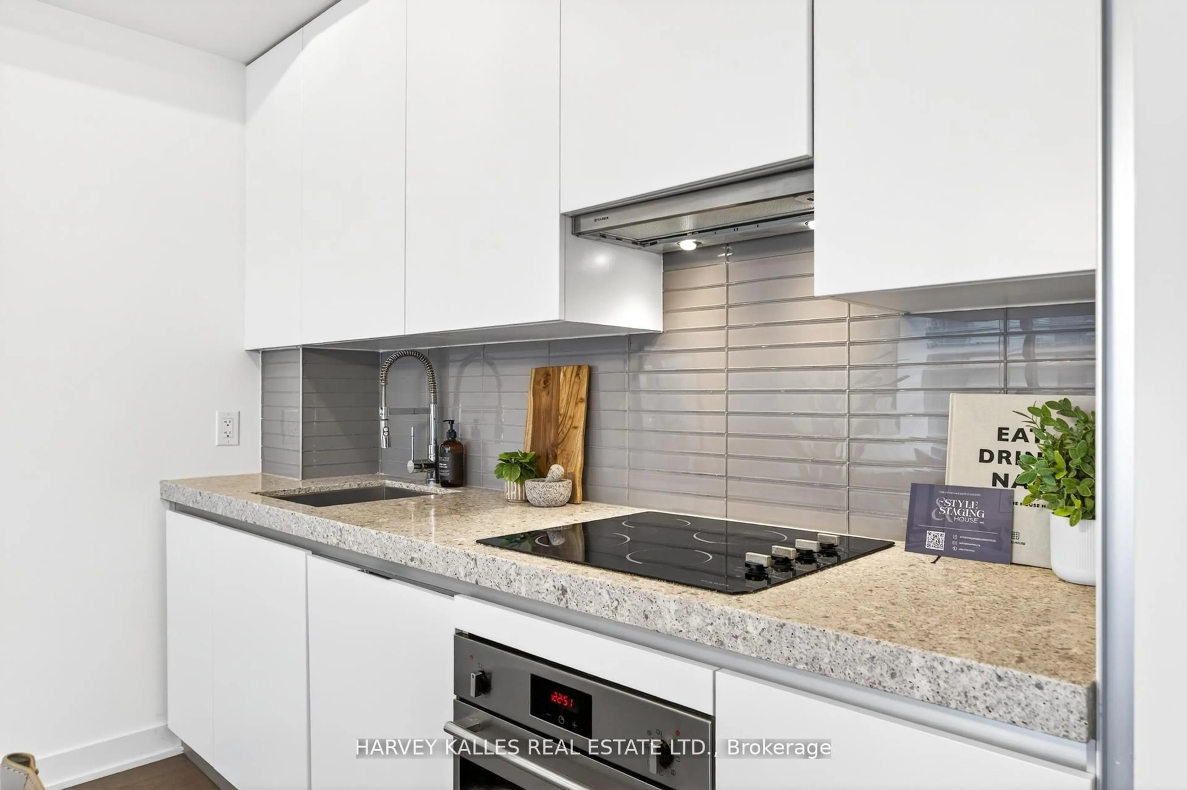 Contemporary kitchen, ceramic/tile floor for 38 Stewart St #604, Toronto Ontario M5V 0H1