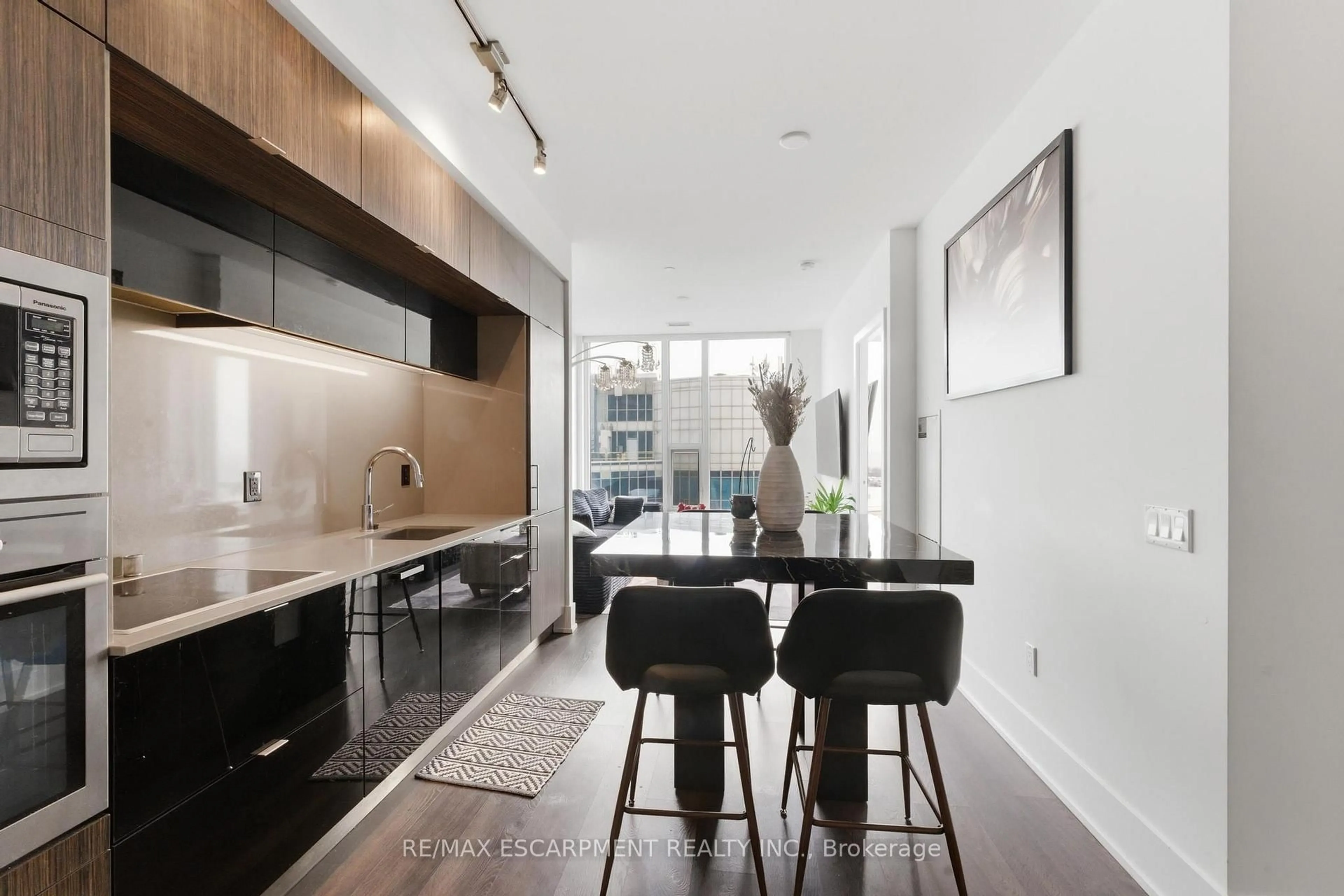 Open concept kitchen, unknown for 10 York St #3807, Toronto Ontario M5J 0E1