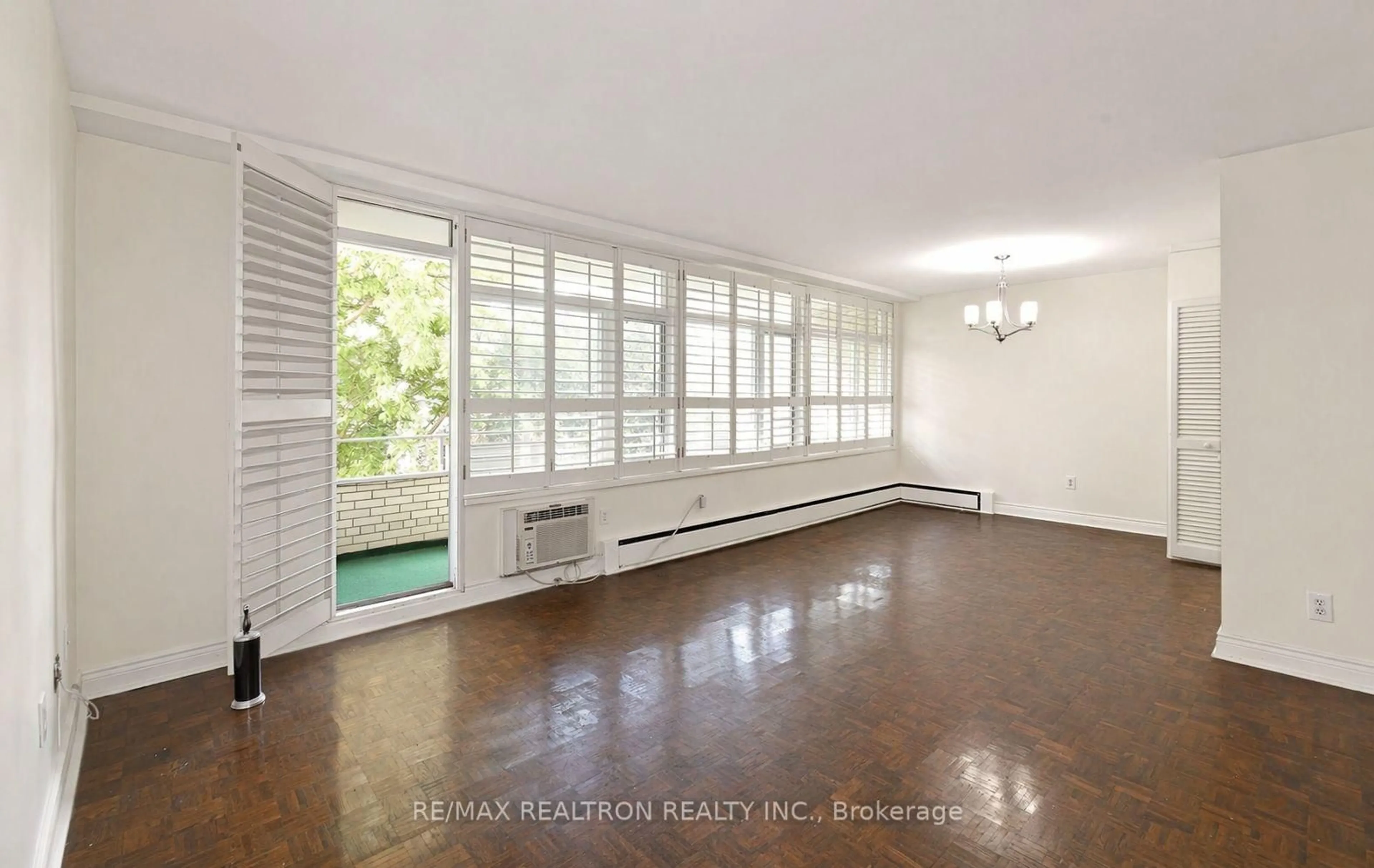 Unknown for 581 Avenue Rd #501, Toronto Ontario M4V 2K4