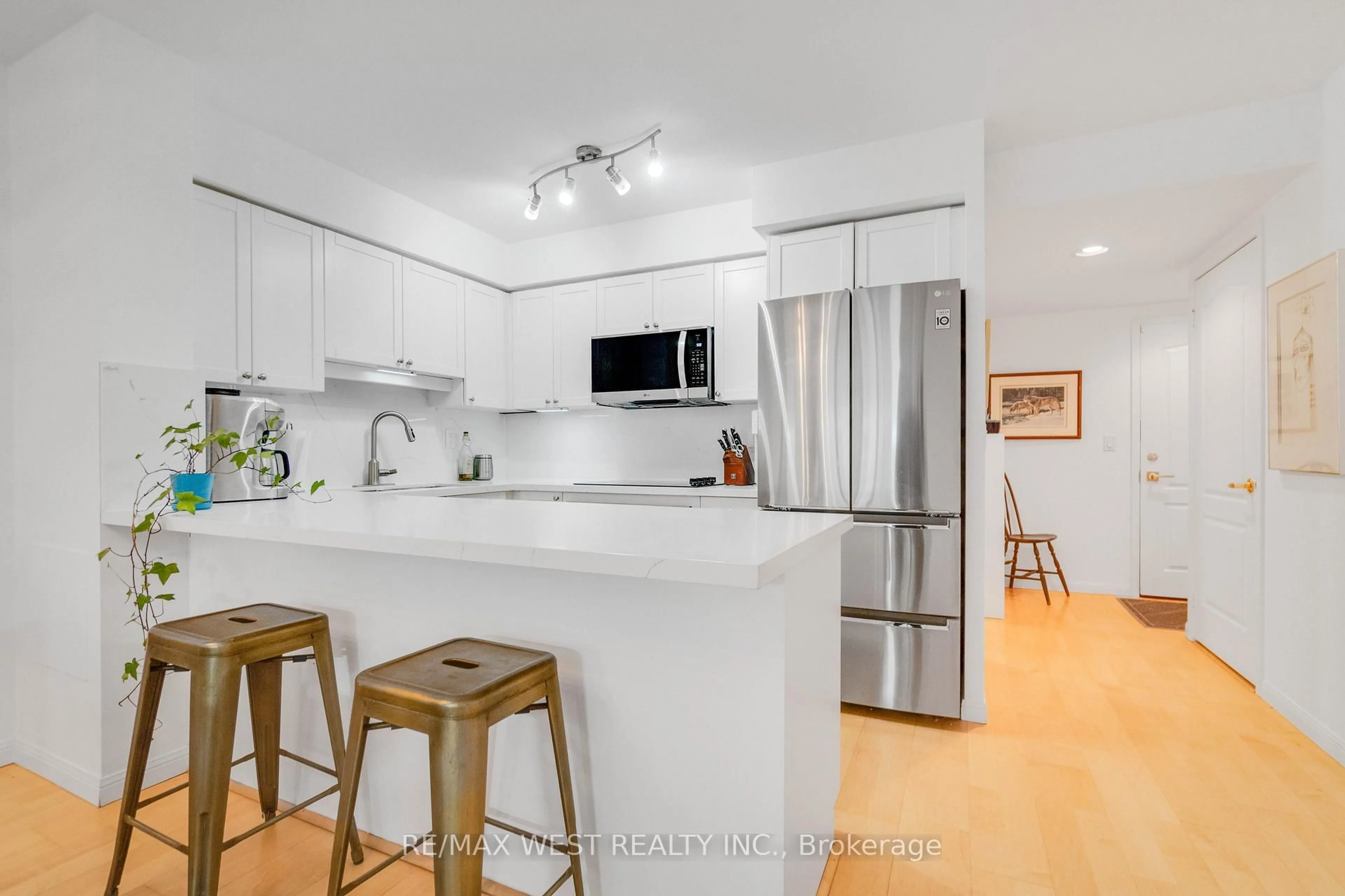 Open concept kitchen, unknown for 18 Stafford St #202, Toronto Ontario M5V 3W4
