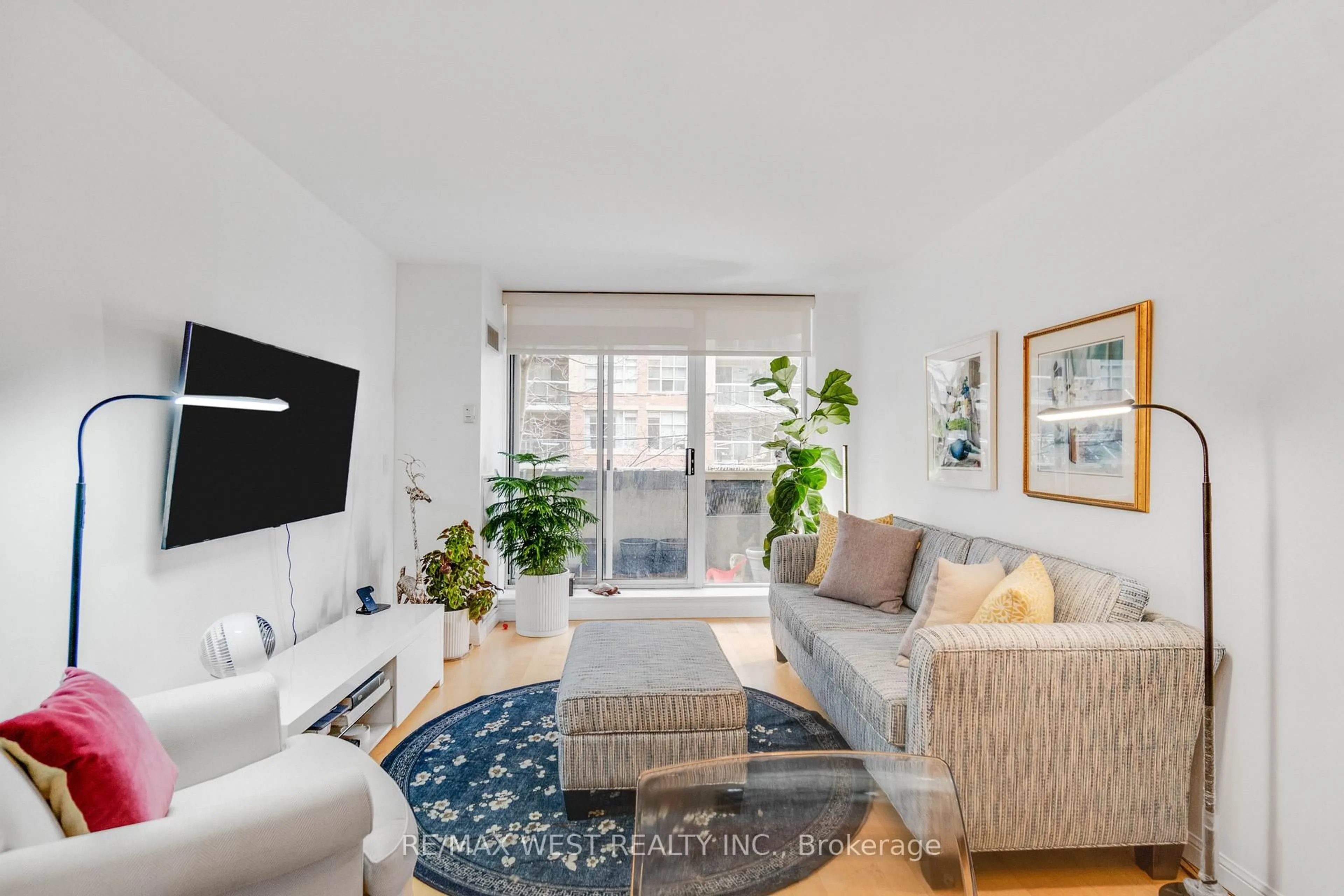 Living room with furniture, unknown for 18 Stafford St #202, Toronto Ontario M5V 3W4