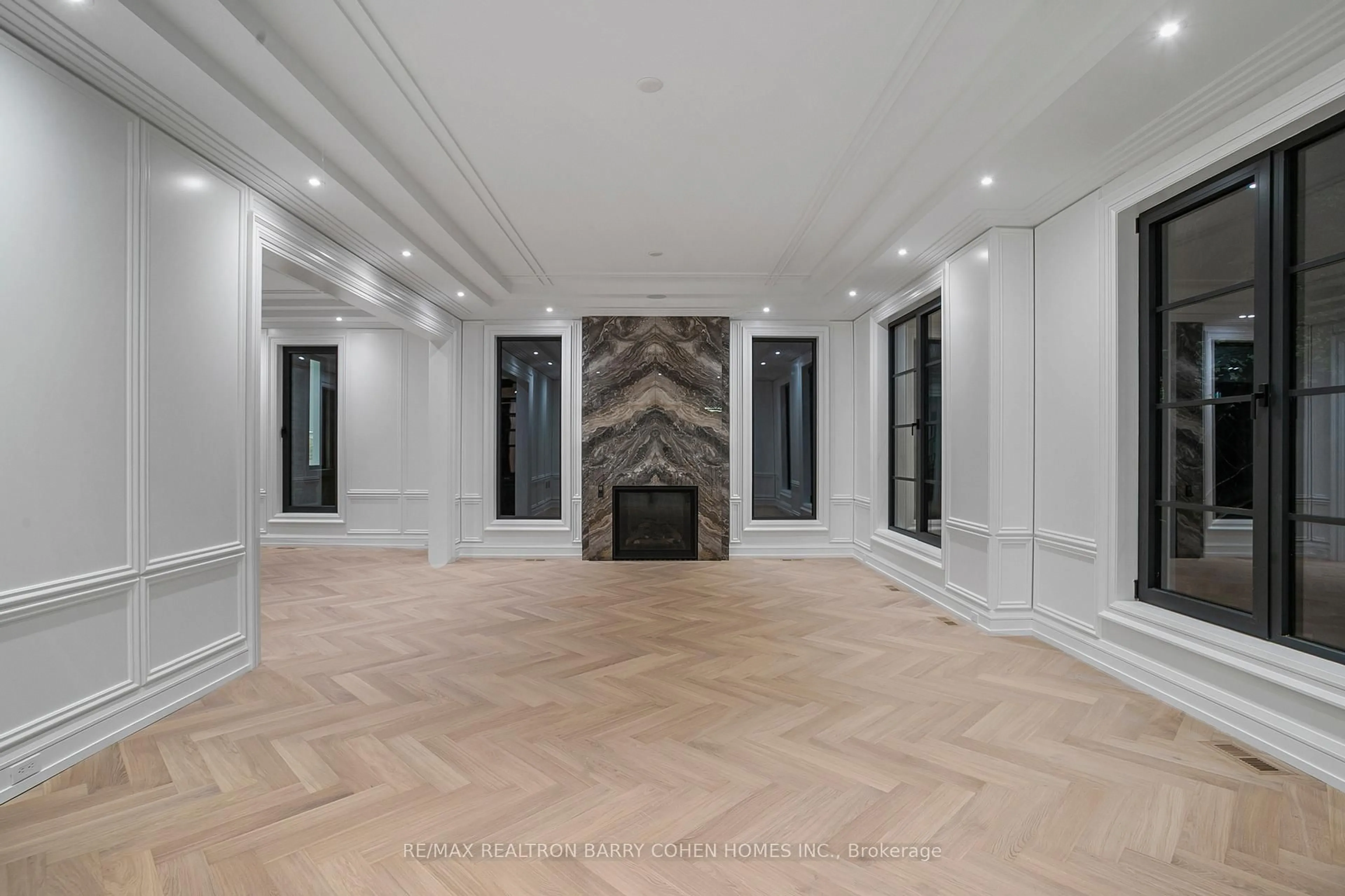 Unknown for 27 Penwood Cres, Toronto Ontario M3B 3B1