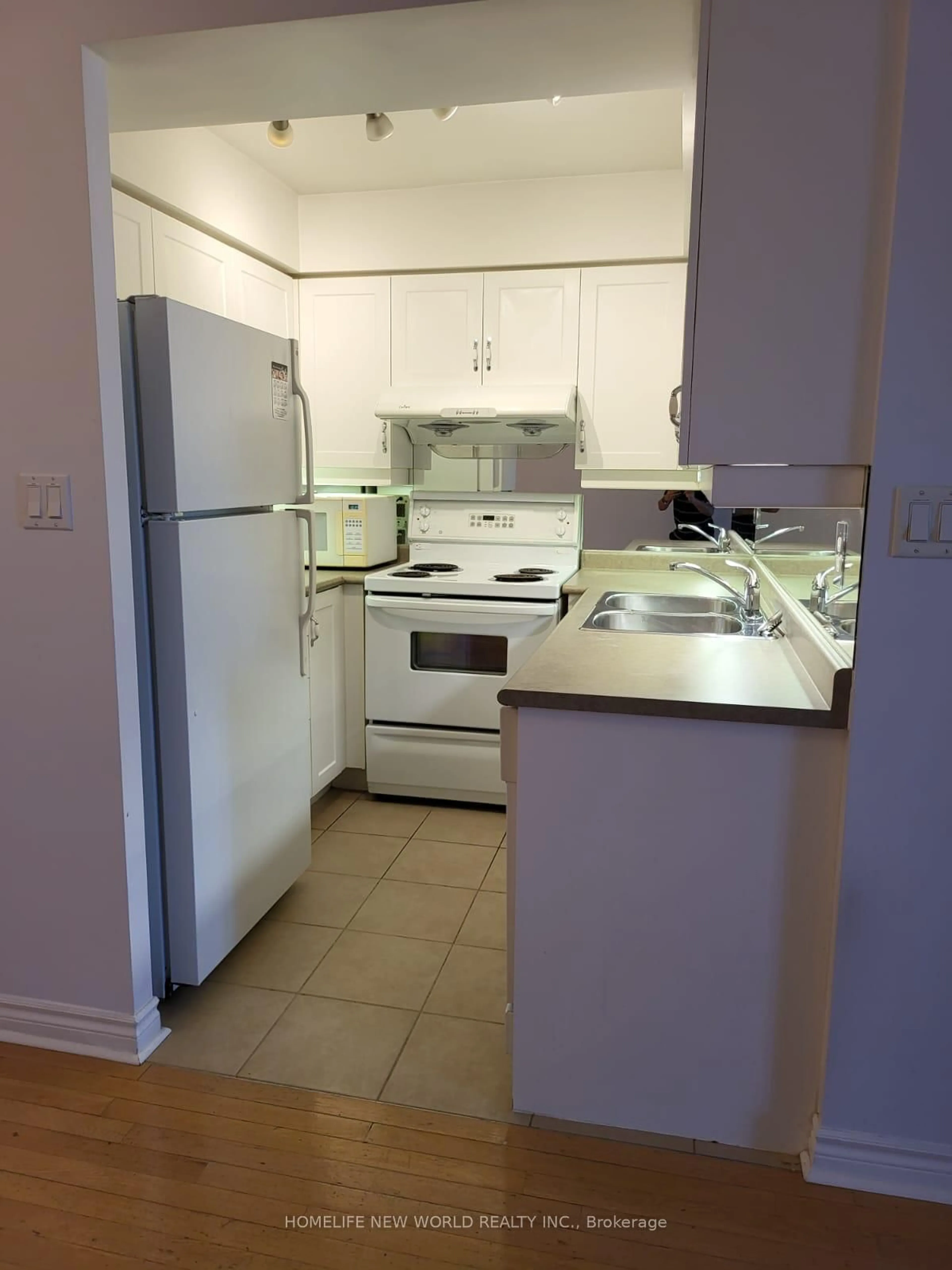 Standard kitchen, unknown for 3 Rean Dr #1805, Toronto Ontario M2K 3C2