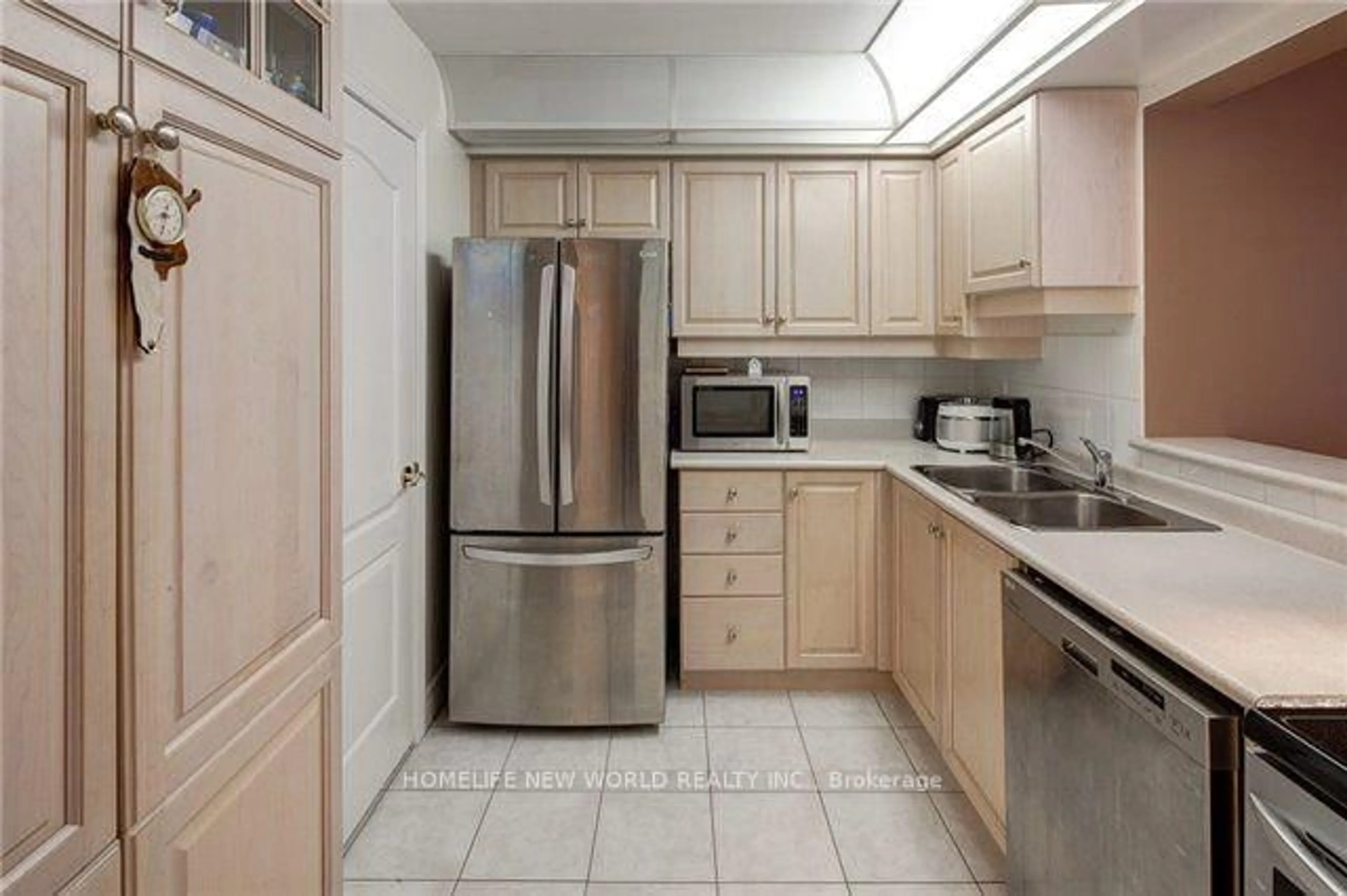 Standard kitchen, unknown for 5418 Yonge St #316, Toronto Ontario M2N 6X4