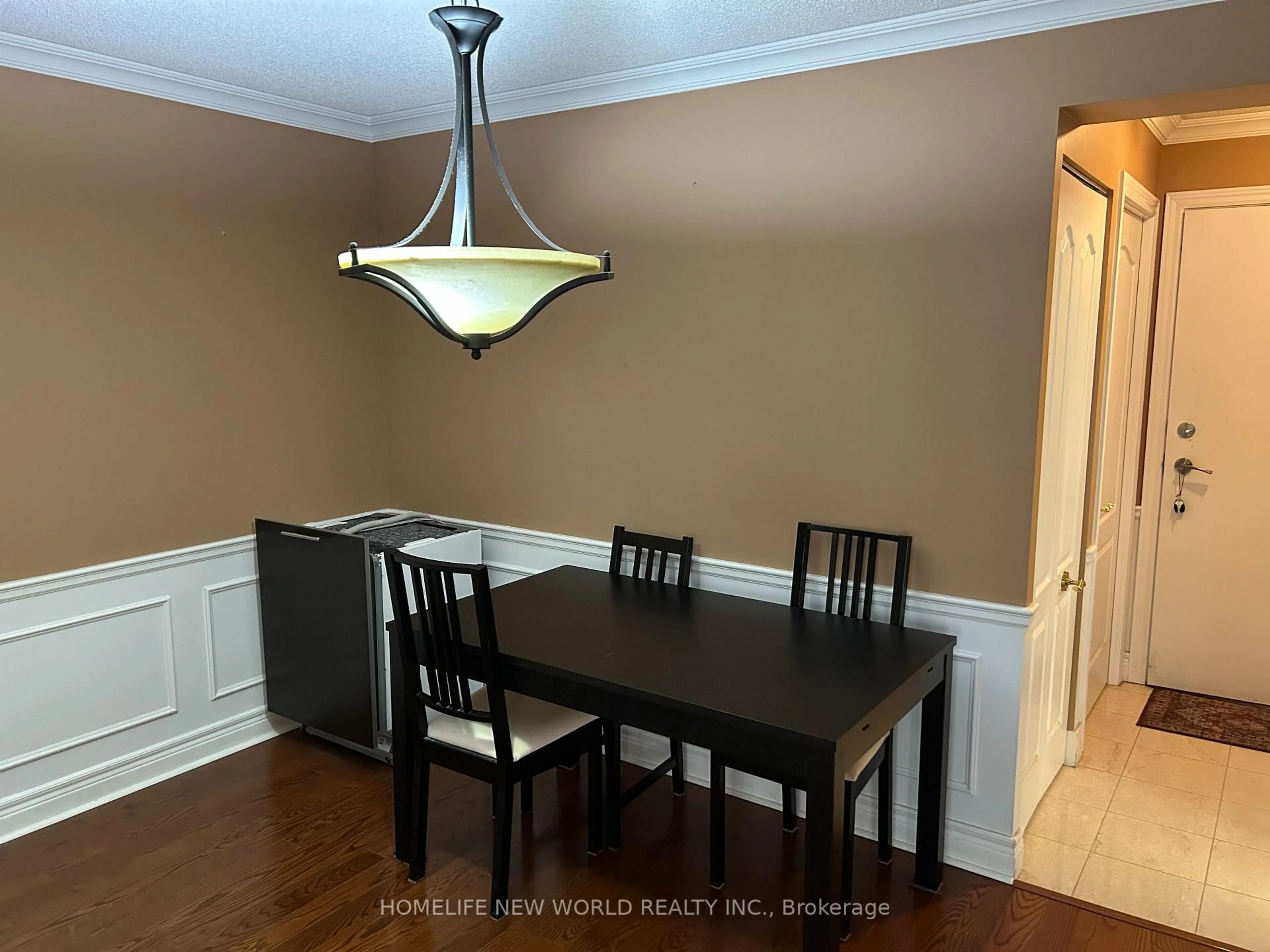 Dining room, wood/laminate floor for 5418 Yonge St #316, Toronto Ontario M2N 6X4