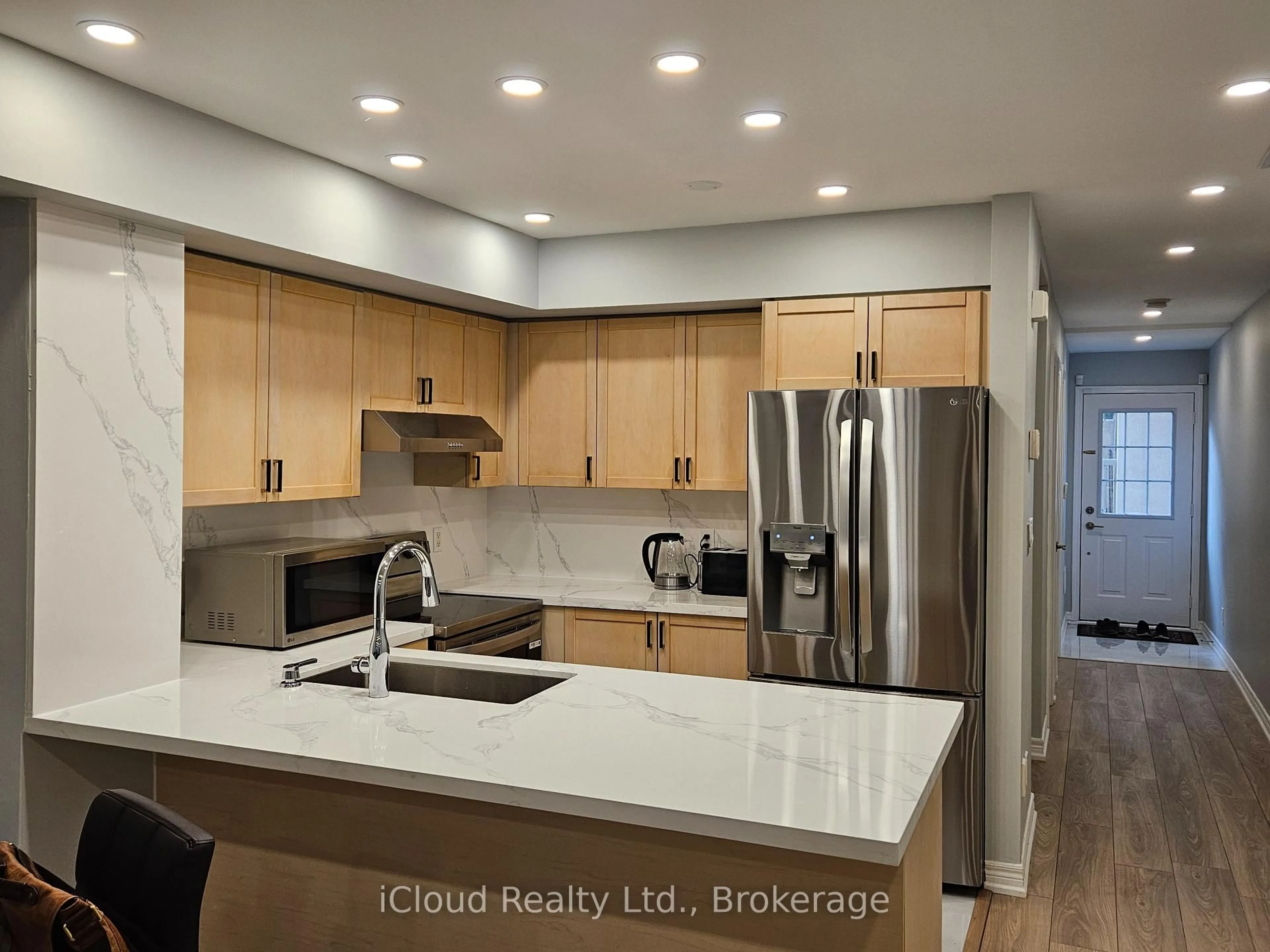 Open concept kitchen, unknown for 285 Antibes Dr #11, Toronto Ontario M2R 3X9