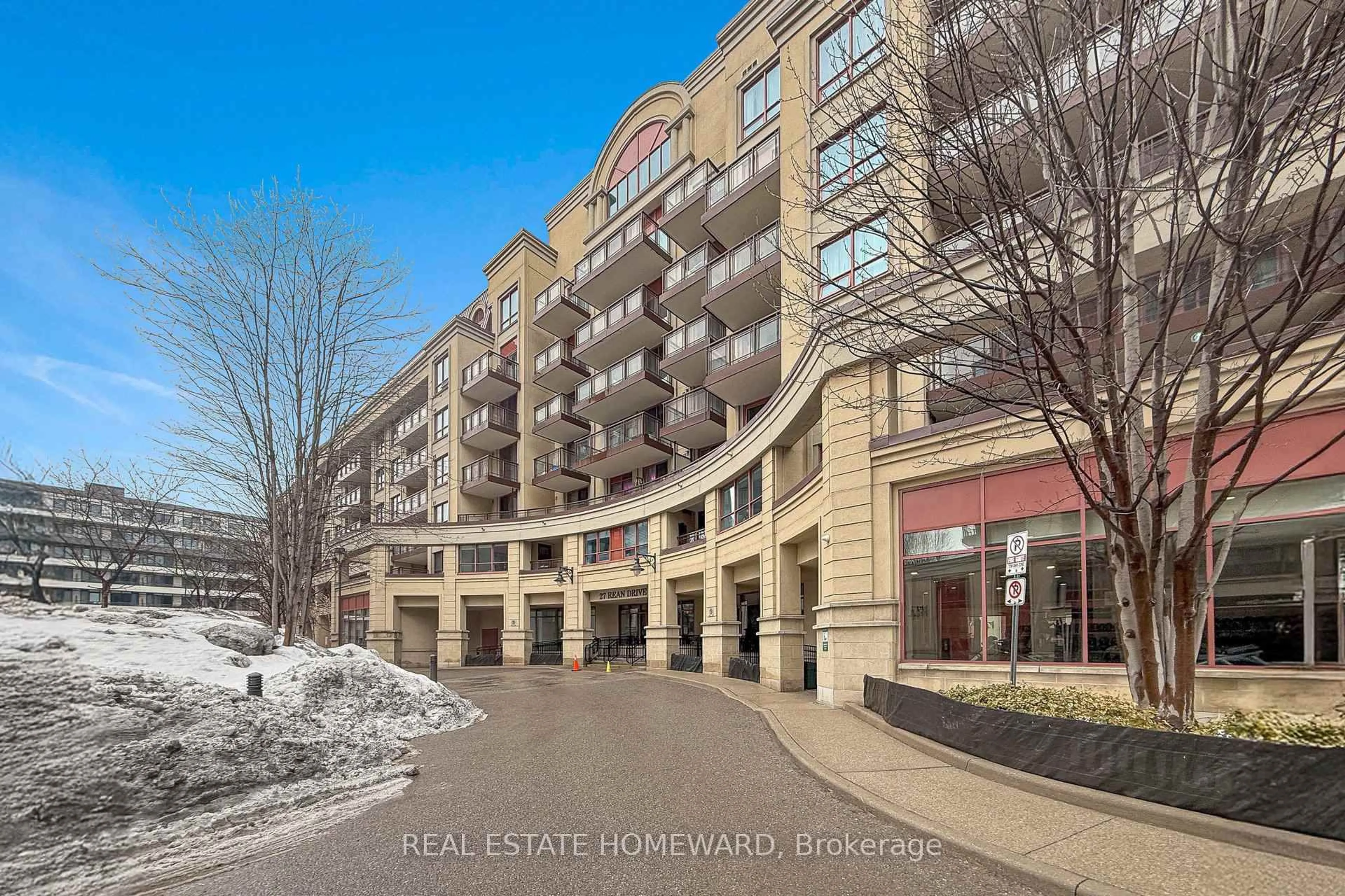 Indoor foyer for 27 Rean Dr #510, Toronto Ontario M2K 0A6