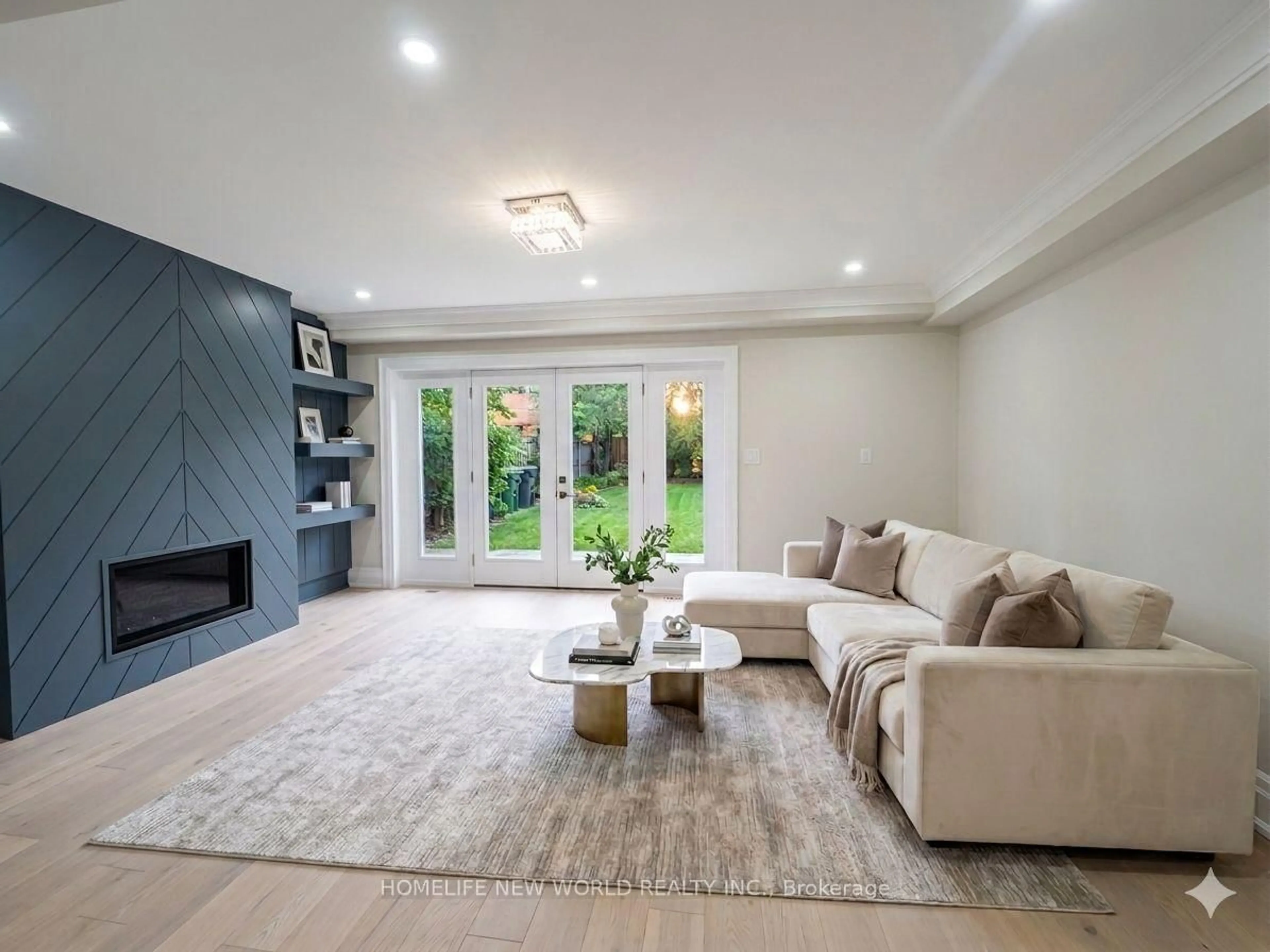 Living room with furniture, unknown for 150 Viewmount Ave, Toronto Ontario M6B 1T7