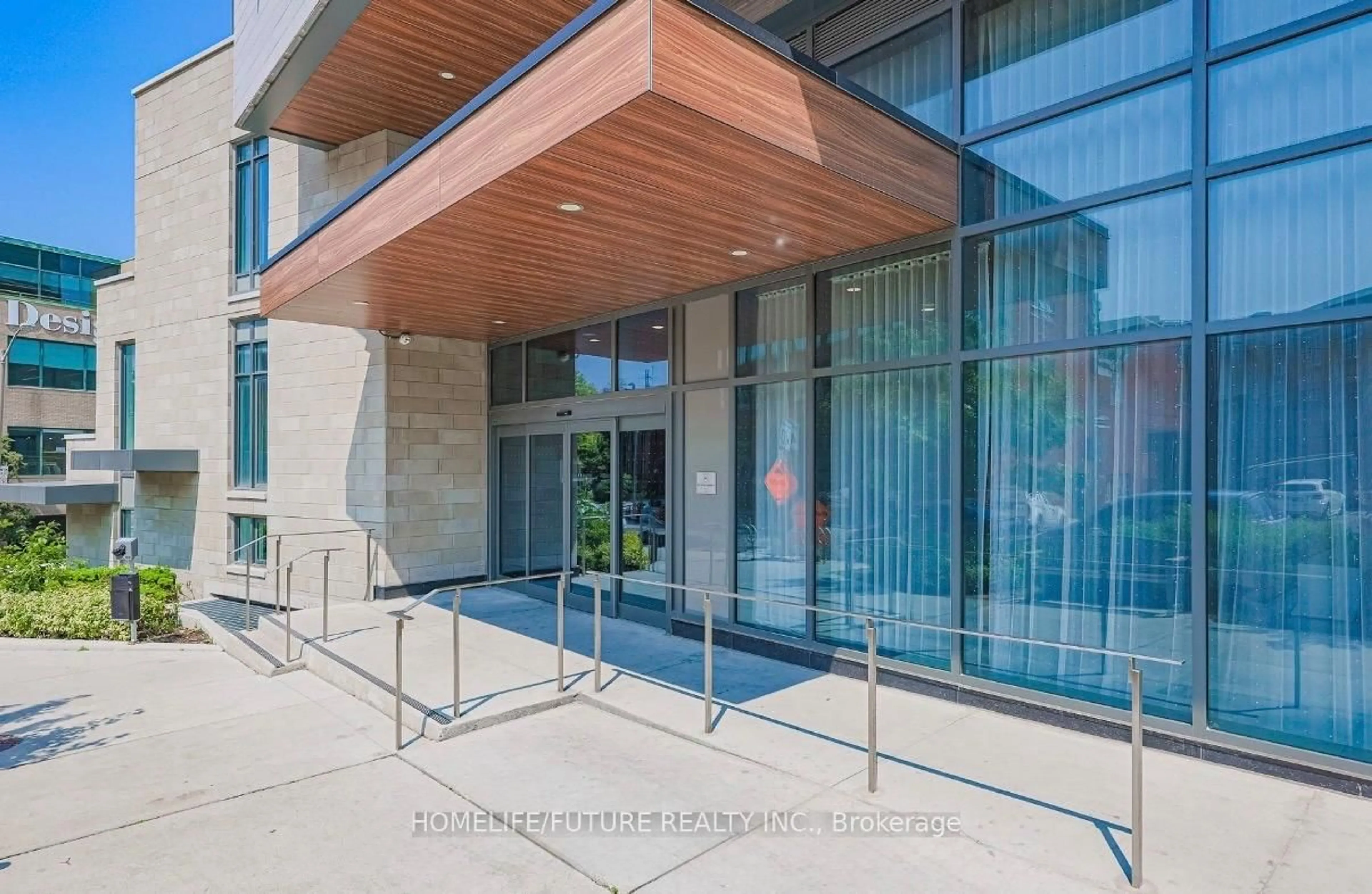 Indoor foyer for 181 Bedford Rd #1708, Toronto Ontario M5R 1J8