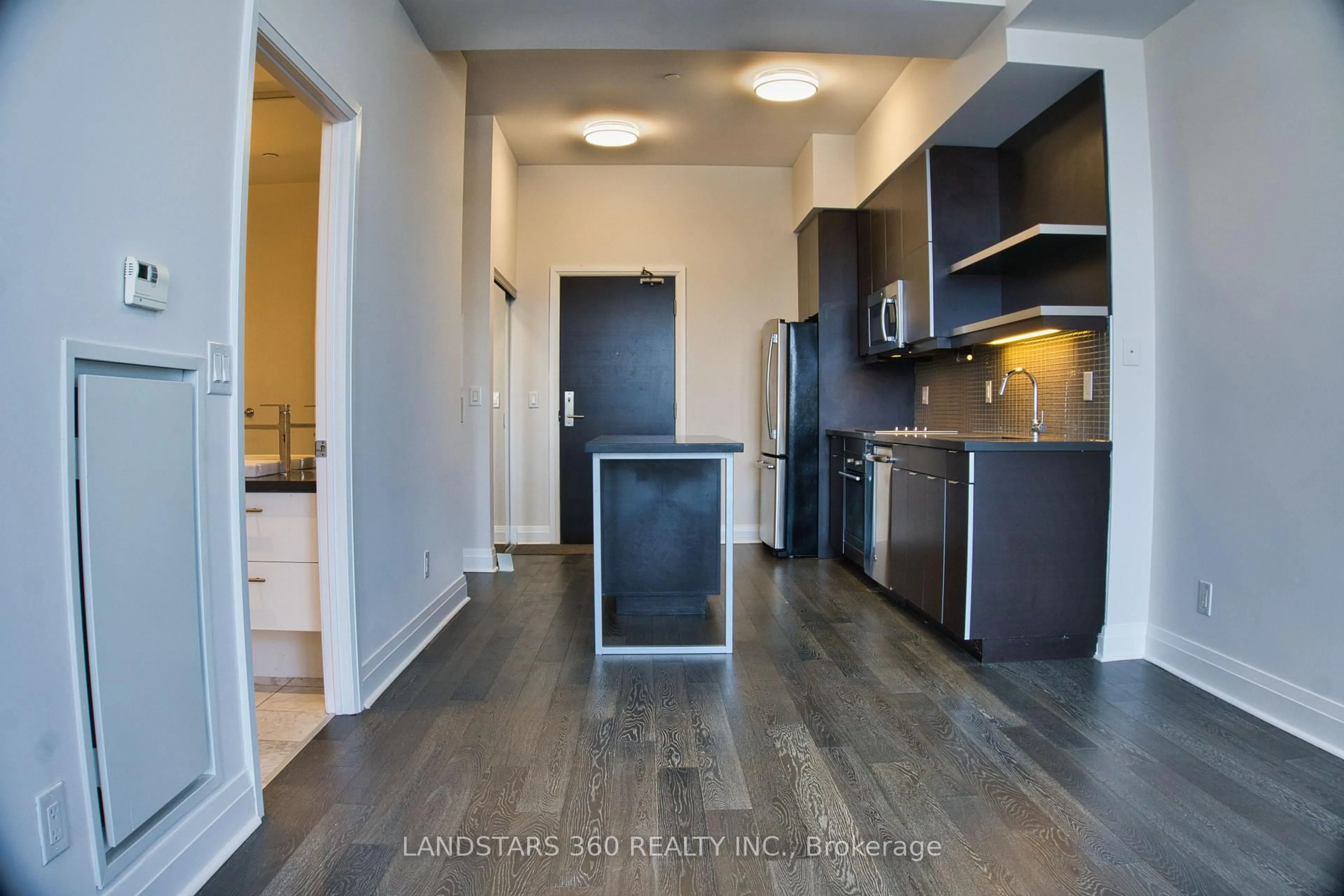 Standard kitchen, unknown for 399 Spring Garden Ave #615, Toronto Ontario M2N 3H6