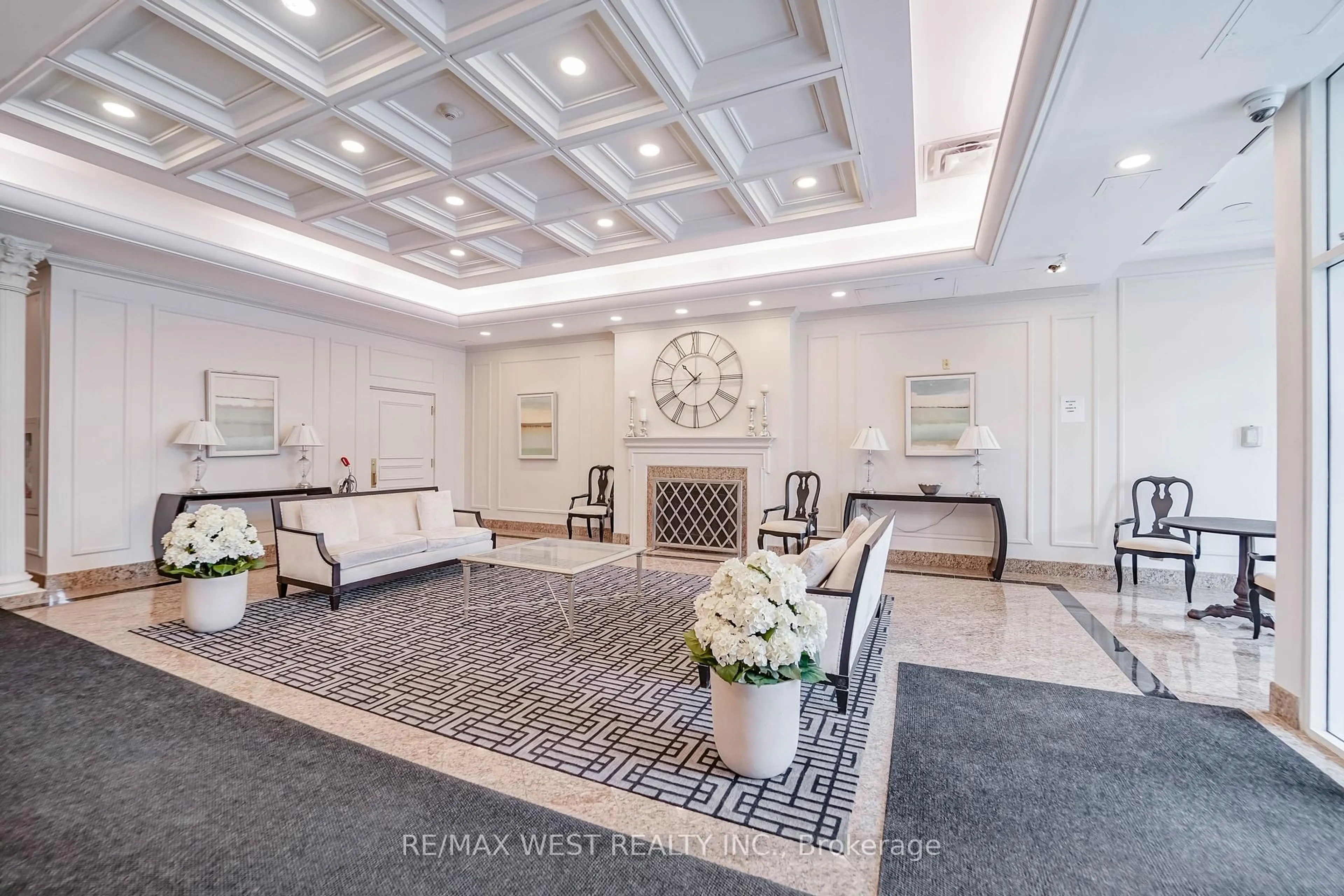 Unknown for 1 Hycrest Ave #602, Toronto Ontario M2N 6V8