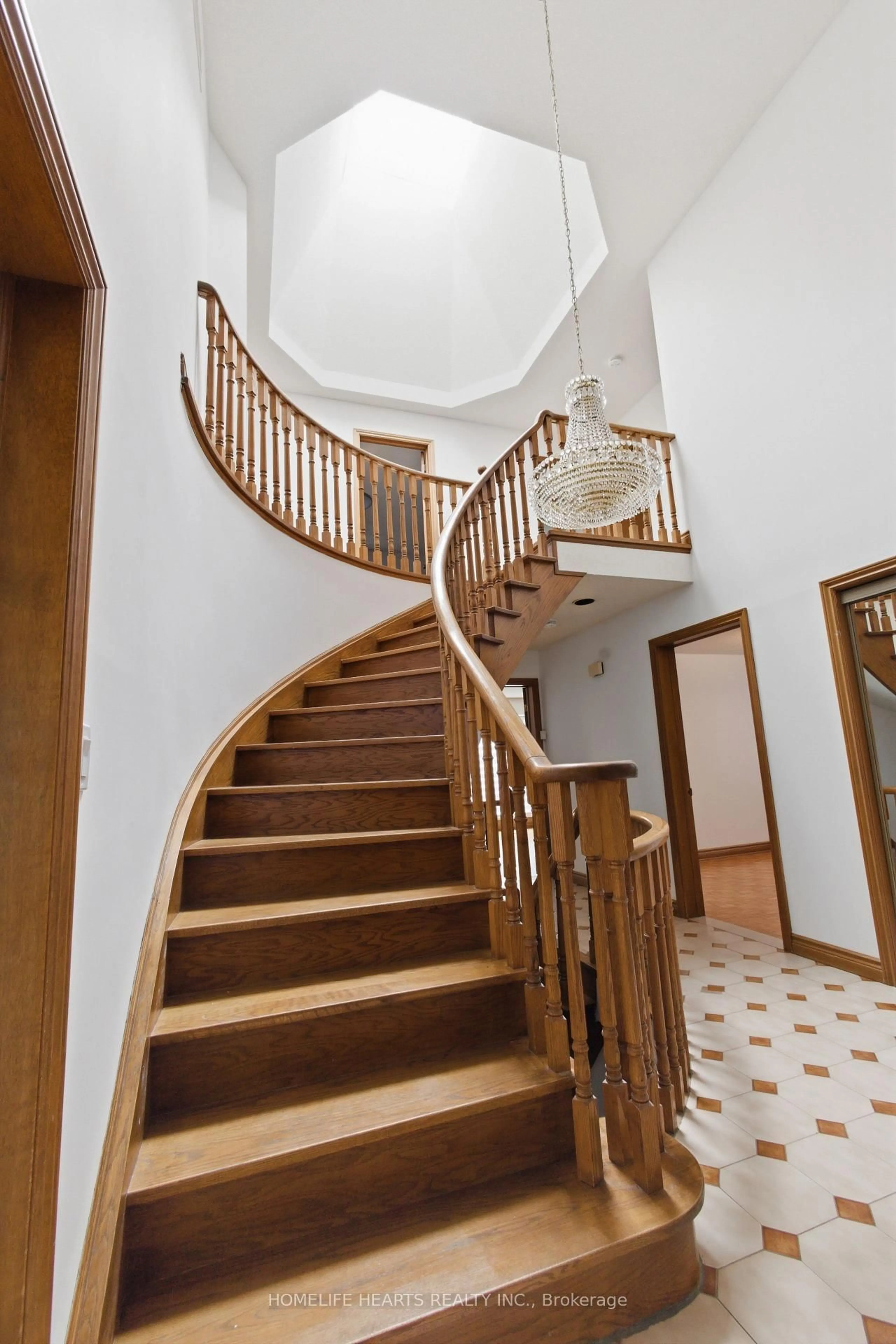 Stairs for 107 Pemberton Ave, Toronto Ontario M2M 1Y4