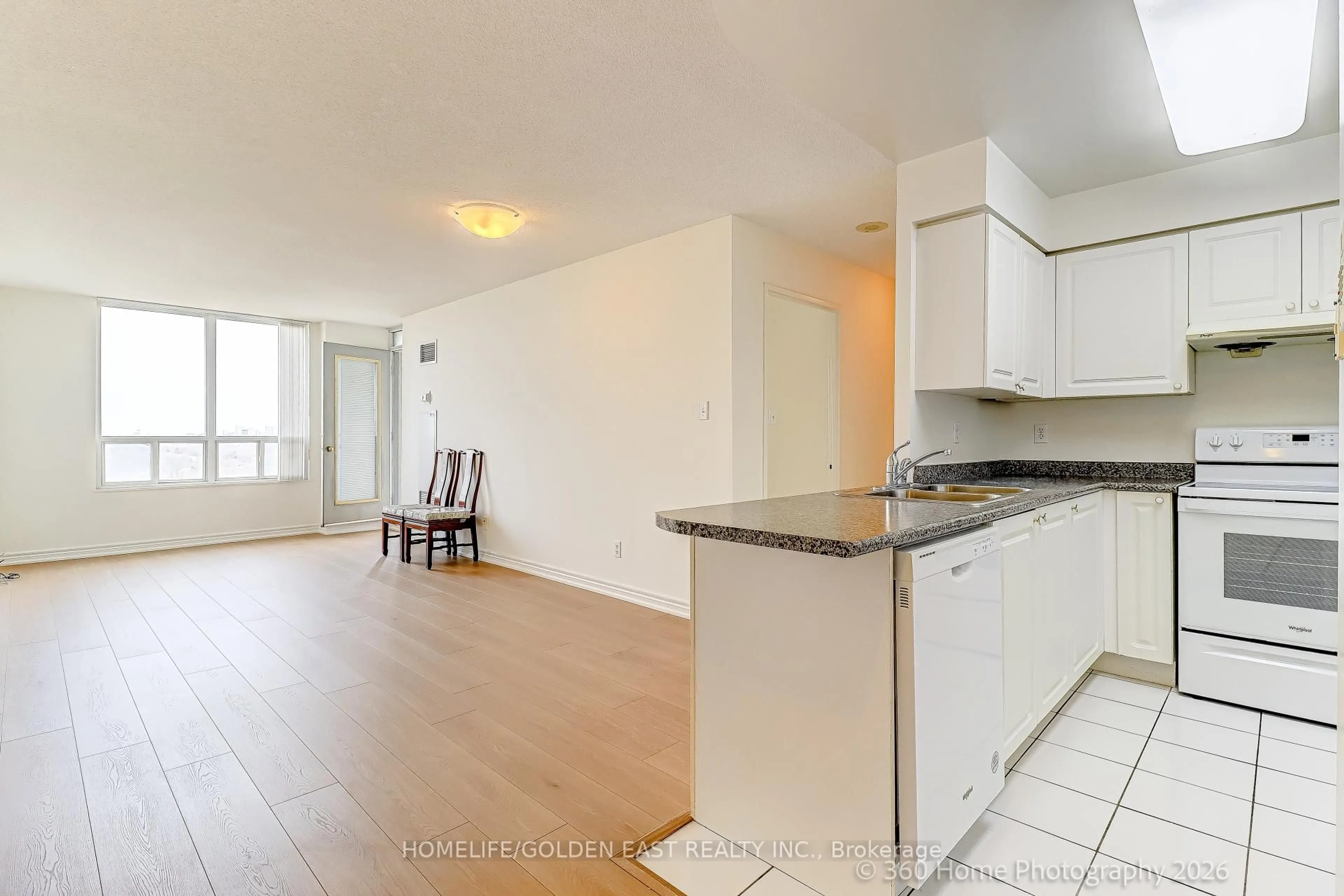 Standard kitchen, unknown for 28 Empress Ave #2205, Toronto Ontario M2N 6Z7