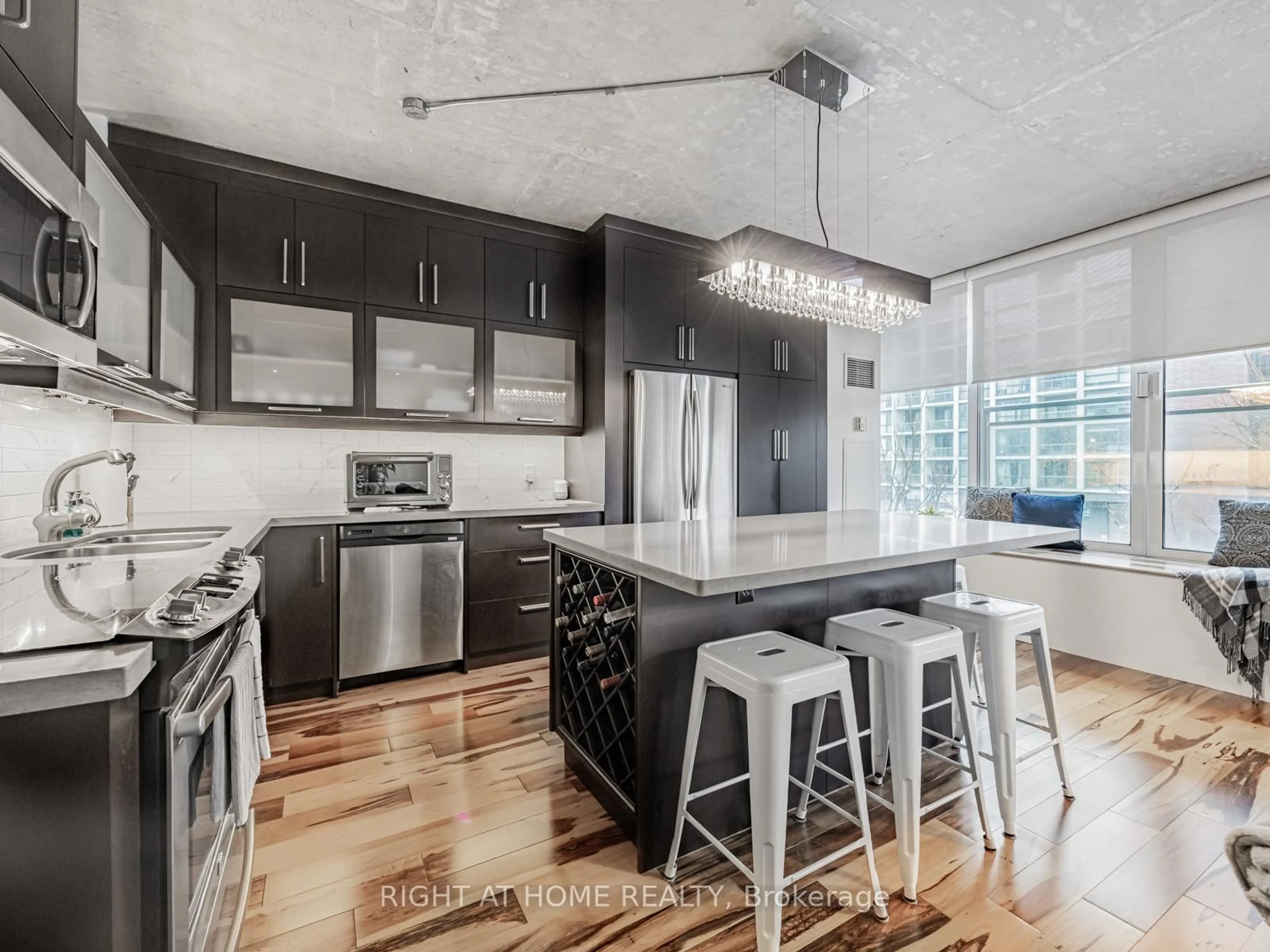 Contemporary kitchen, unknown for 50 Camden St #405, Toronto Ontario M5V 3N1