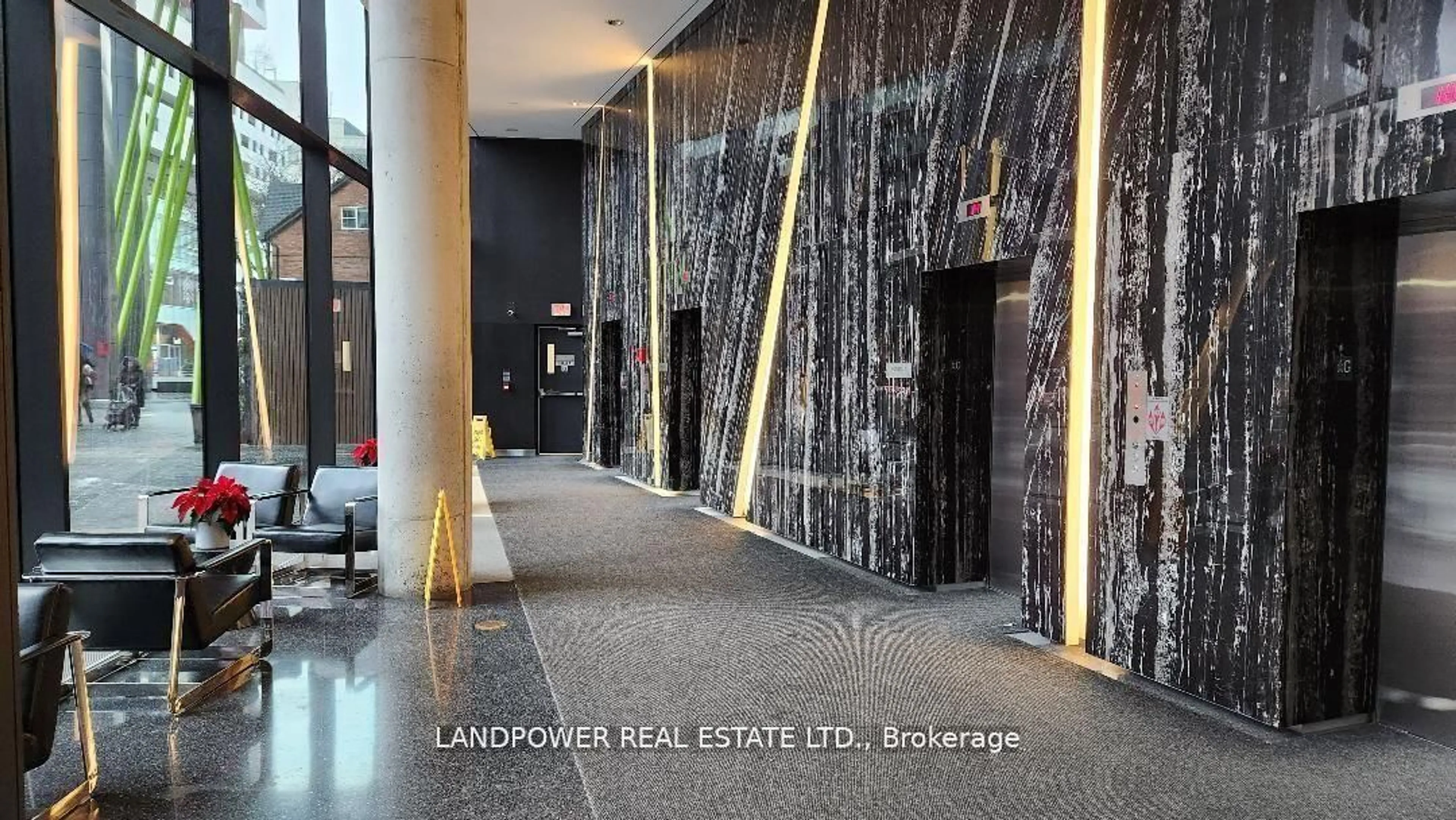 Indoor foyer for 125 Peter St #1612, Toronto Ontario M5V 0M2