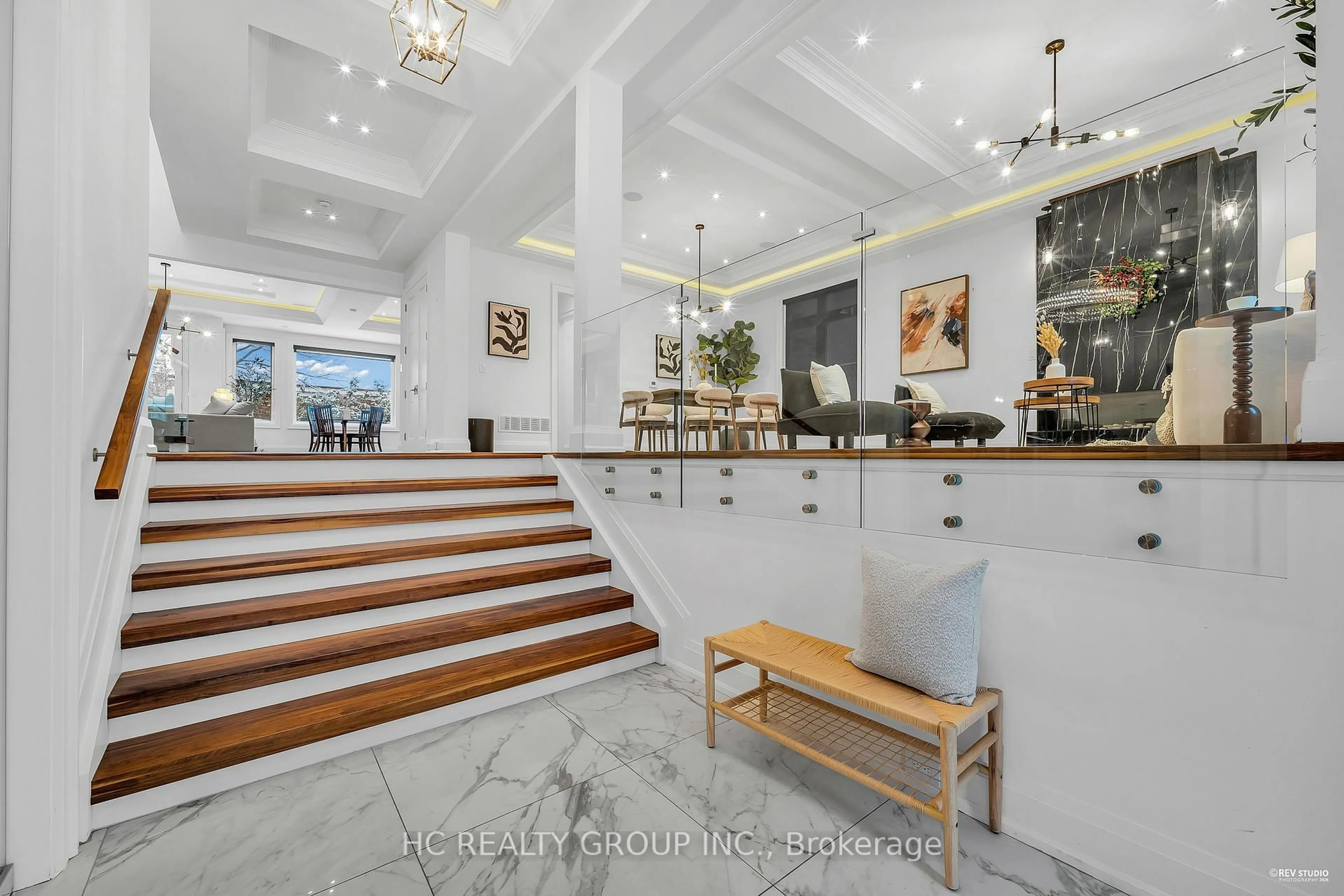 Lobby for 92 Glen Rush Blvd, Toronto Ontario M5N 2V1