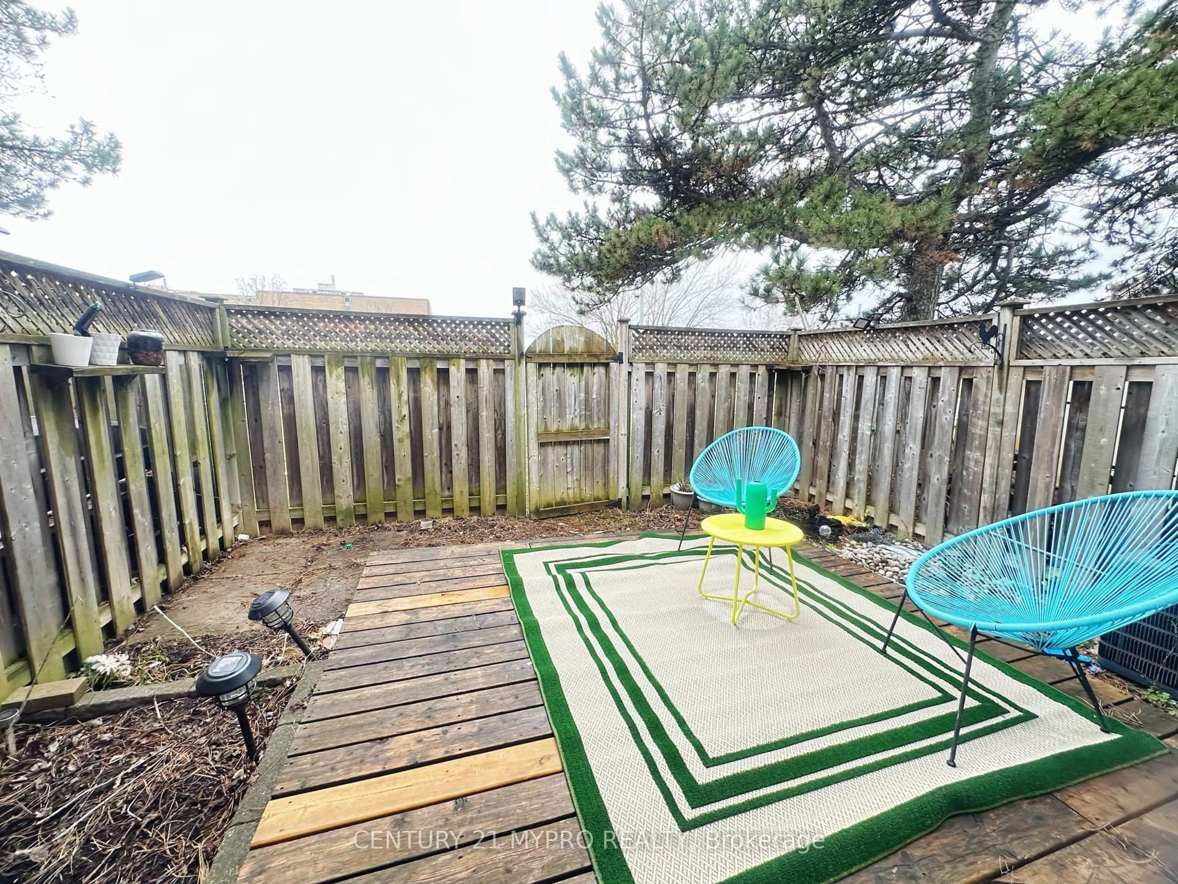 Patio, water/lake/river/ocean view for 67 godstone Rd #121, Toronto Ontario M2J 3C8