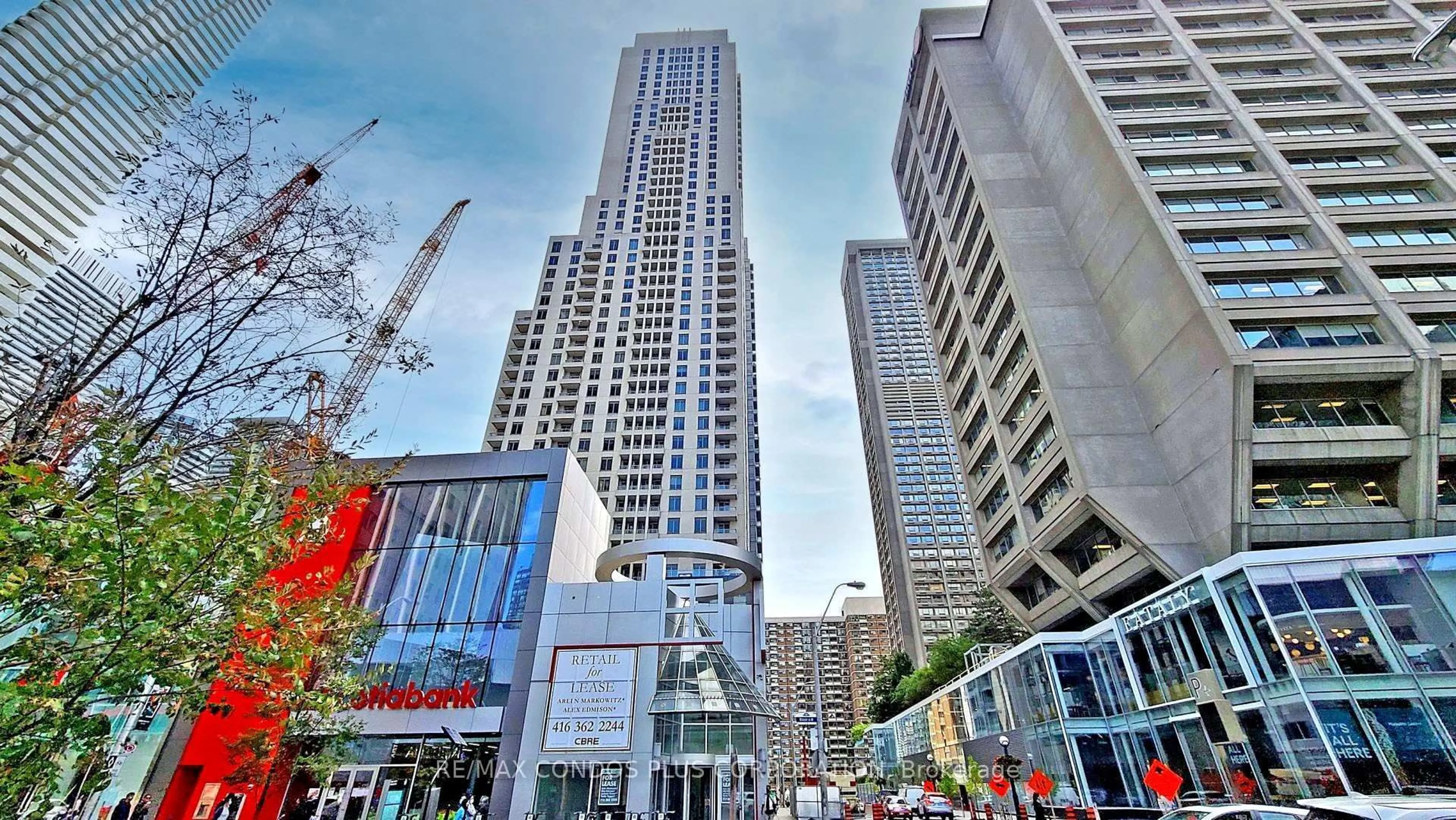 Blurry image for 35 Balmuto St #3302, Toronto Ontario M4Y 0A3