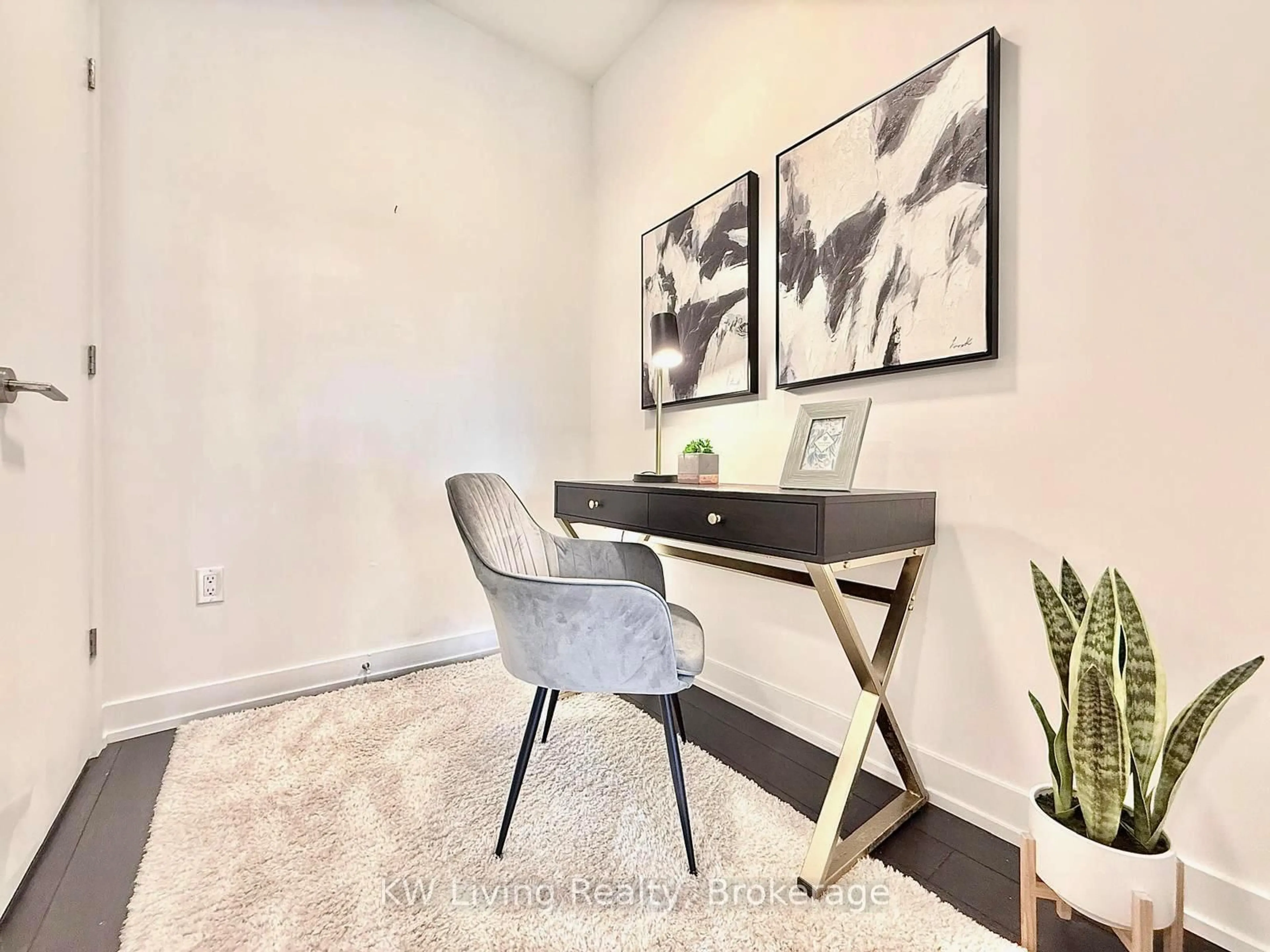 A pic of a room for 39 Roehampton Ave #701, Toronto Ontario M4P 0G1