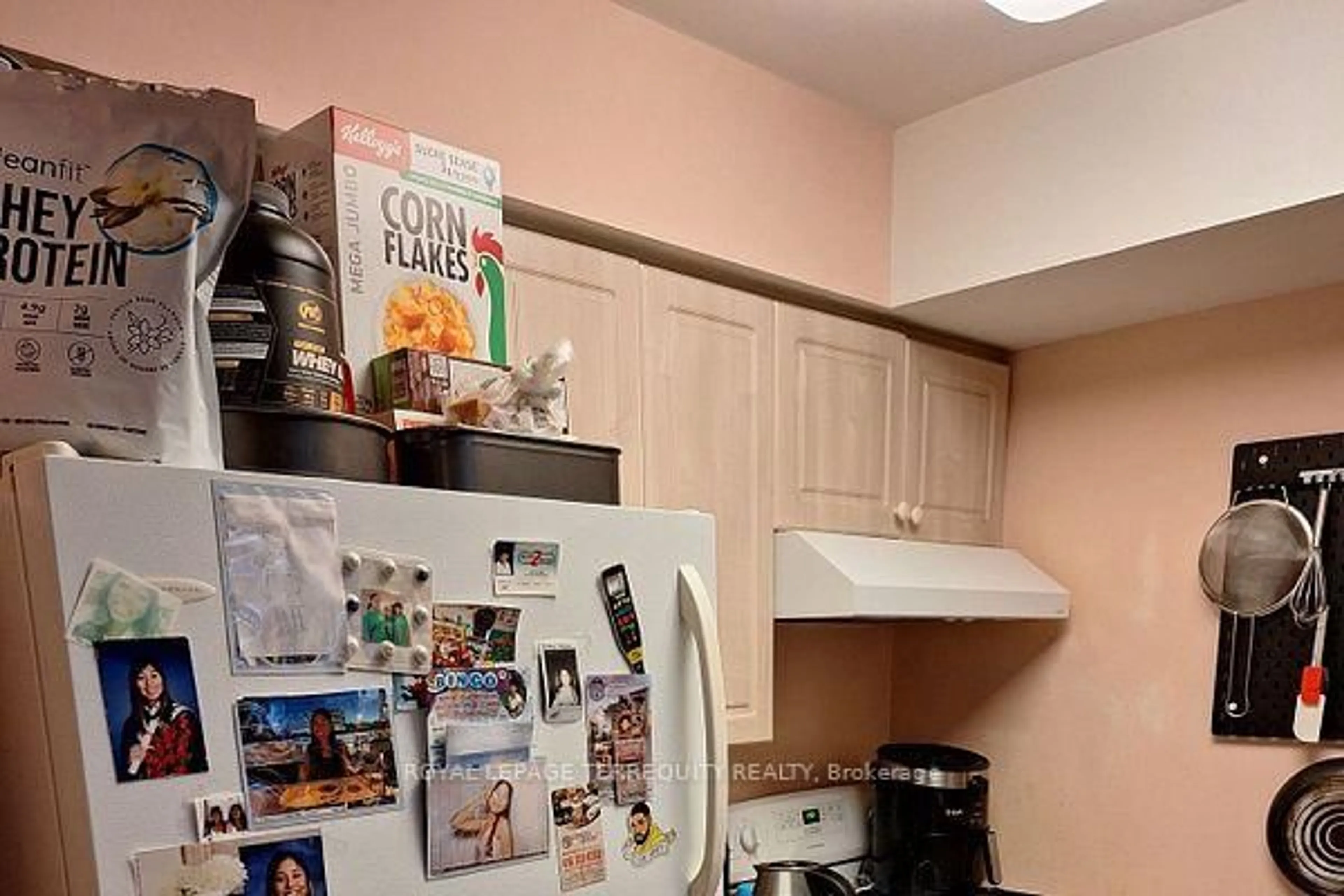 Standard kitchen, unknown for 153 Beecroft Rd #515, Toronto Ontario M2N 7C5