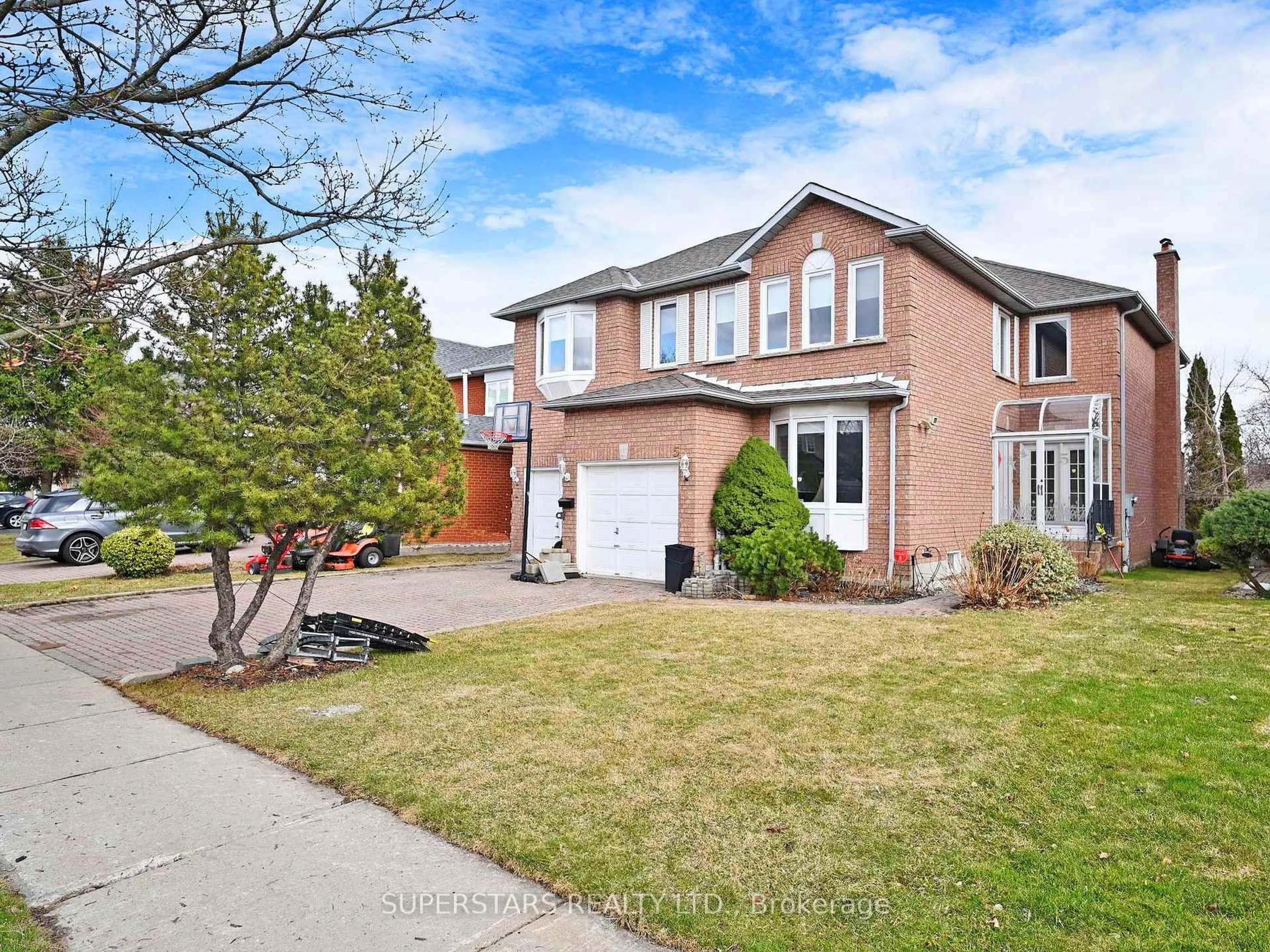 Home with brick exterior material, street for 5 Jardin Hill Crt, Toronto Ontario M2H 3R8