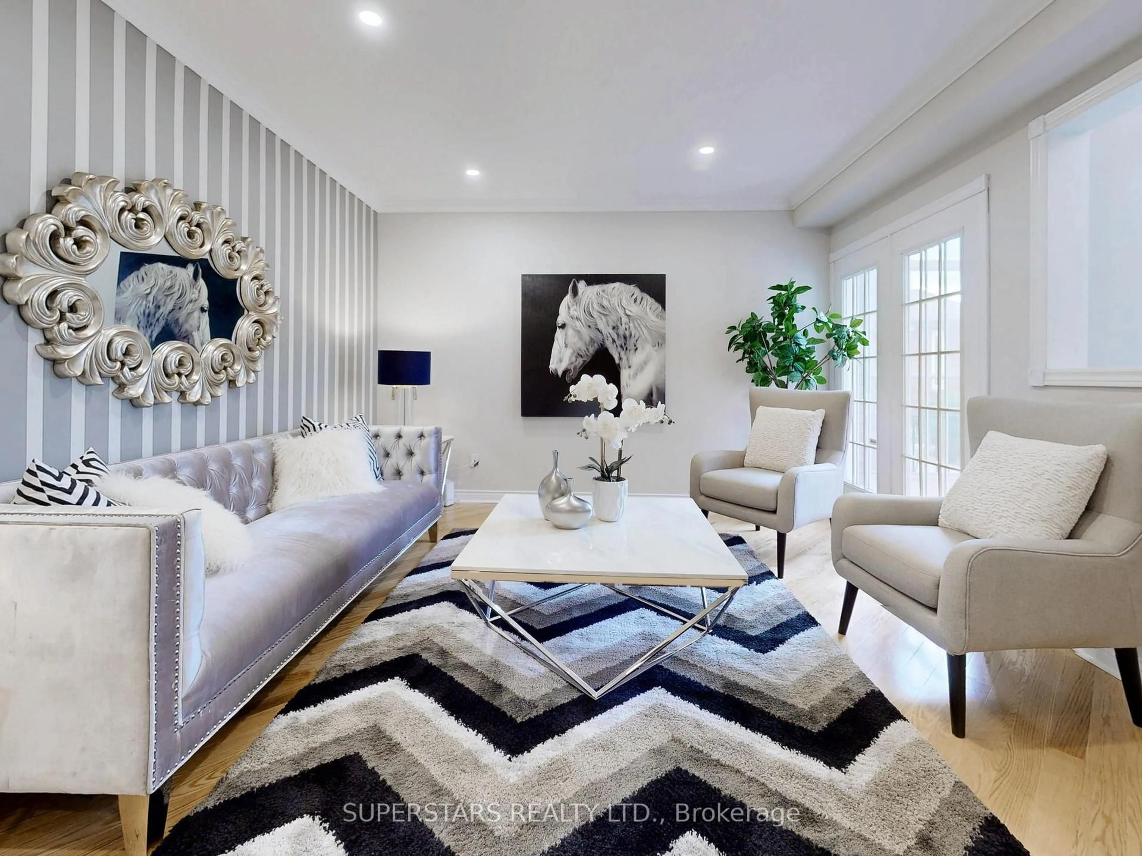 Living room with furniture, carpet floor for 5 Jardin Hill Crt, Toronto Ontario M2H 3R8