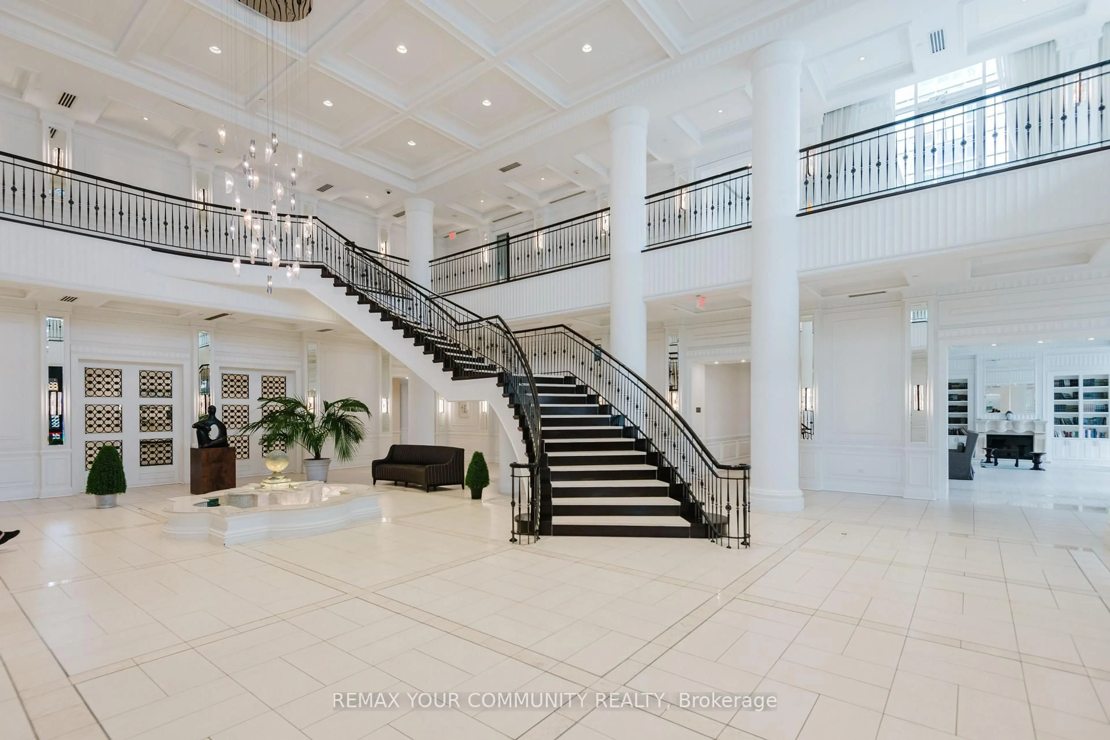 Indoor foyer for 15 Greenview Ave #2510, Toronto Ontario M2M 4M7