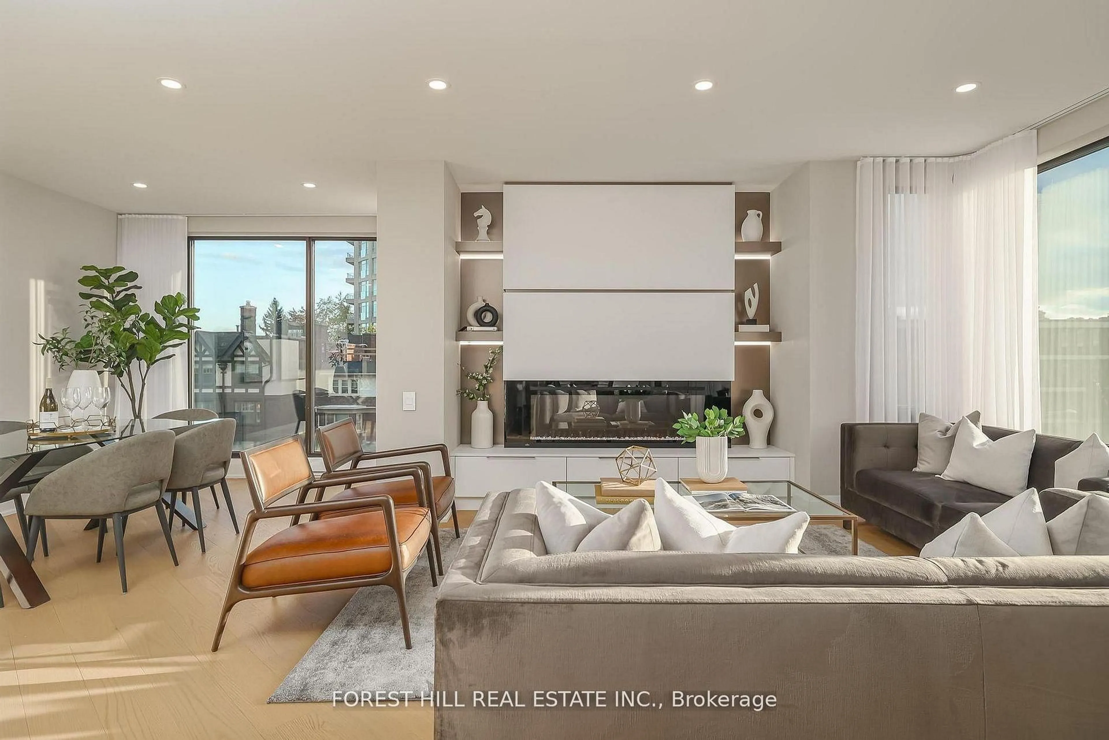 Living room with furniture, ceramic/tile floor for 342 Spadina Rd #301, Toronto Ontario M5P 2V4