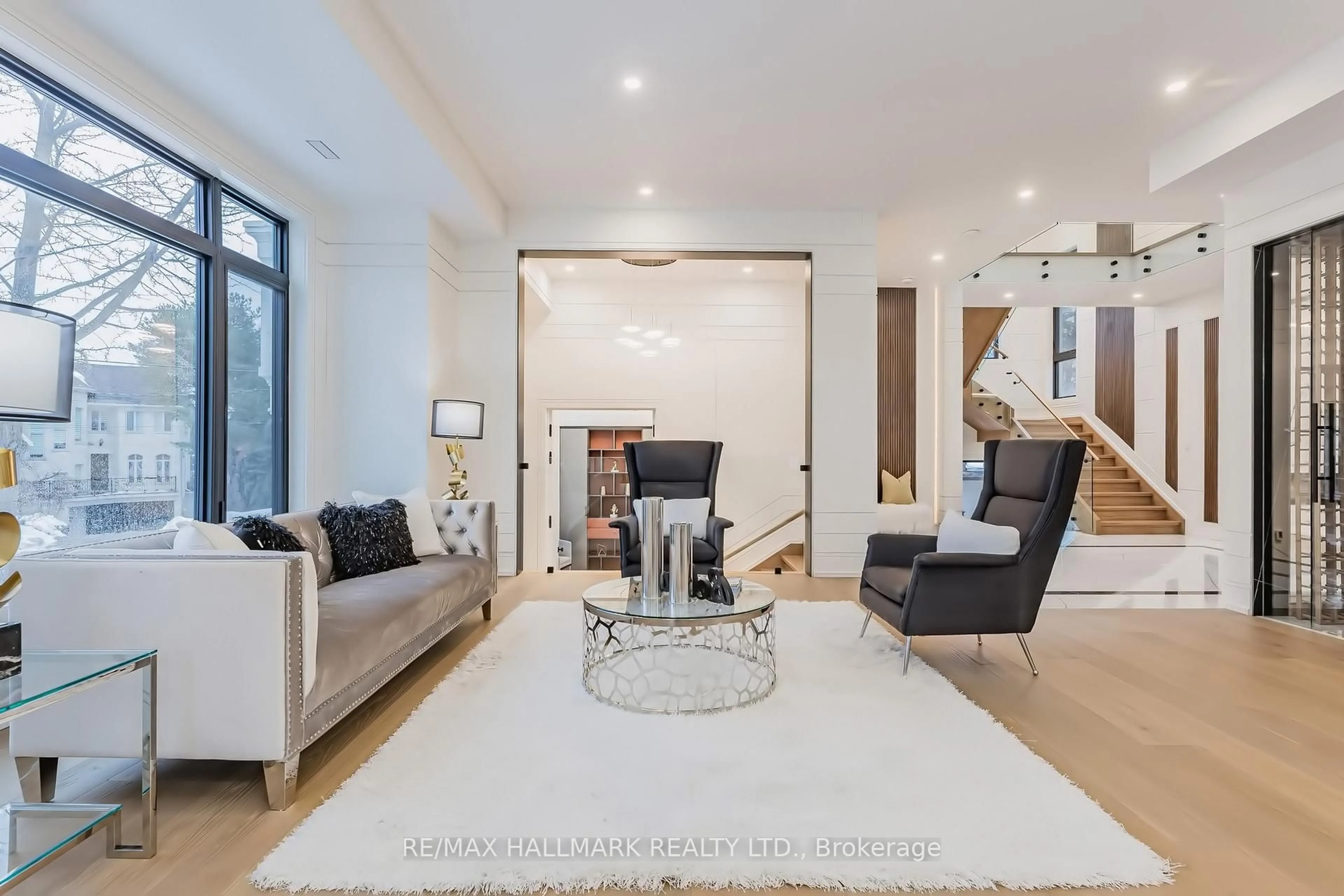 Living room with furniture, unknown for 58 Sumner Heights Dr, Toronto Ontario M2K 1Y4