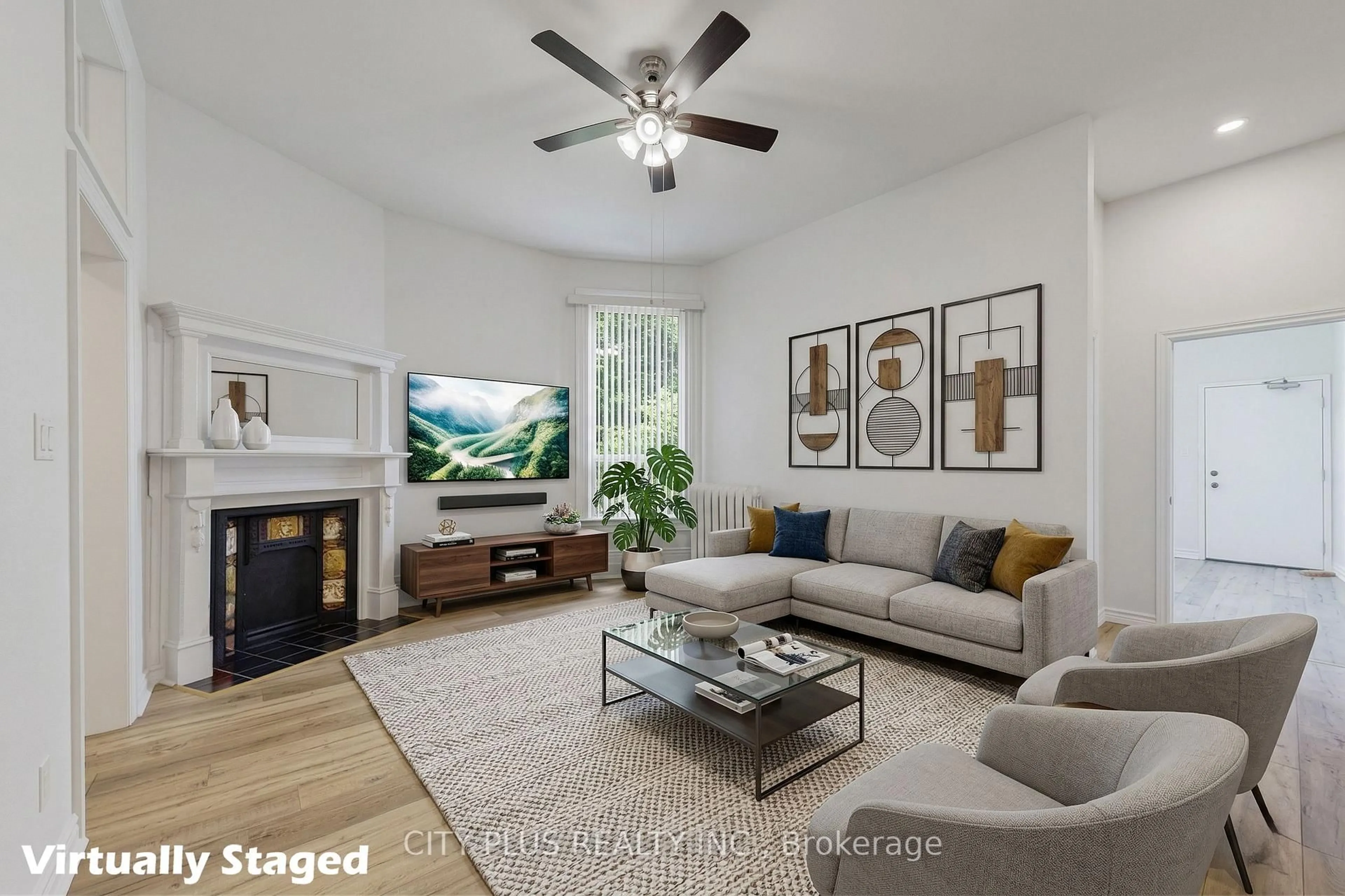 Living room with furniture, unknown for 105-107 Spadina Rd, Toronto Ontario M5R 2T1