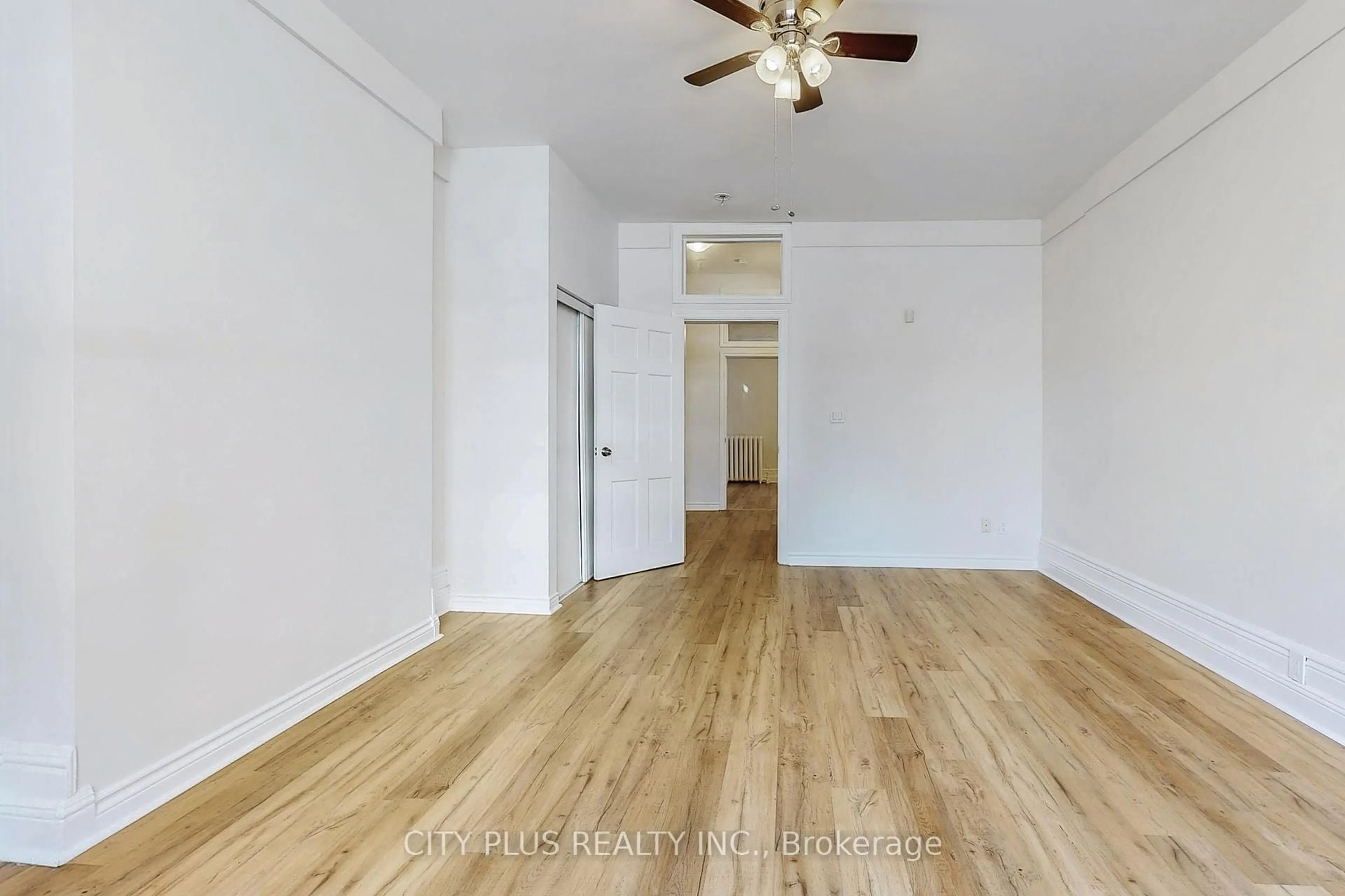 A pic of a room for 105-107 Spadina Rd, Toronto Ontario M5R 2T1