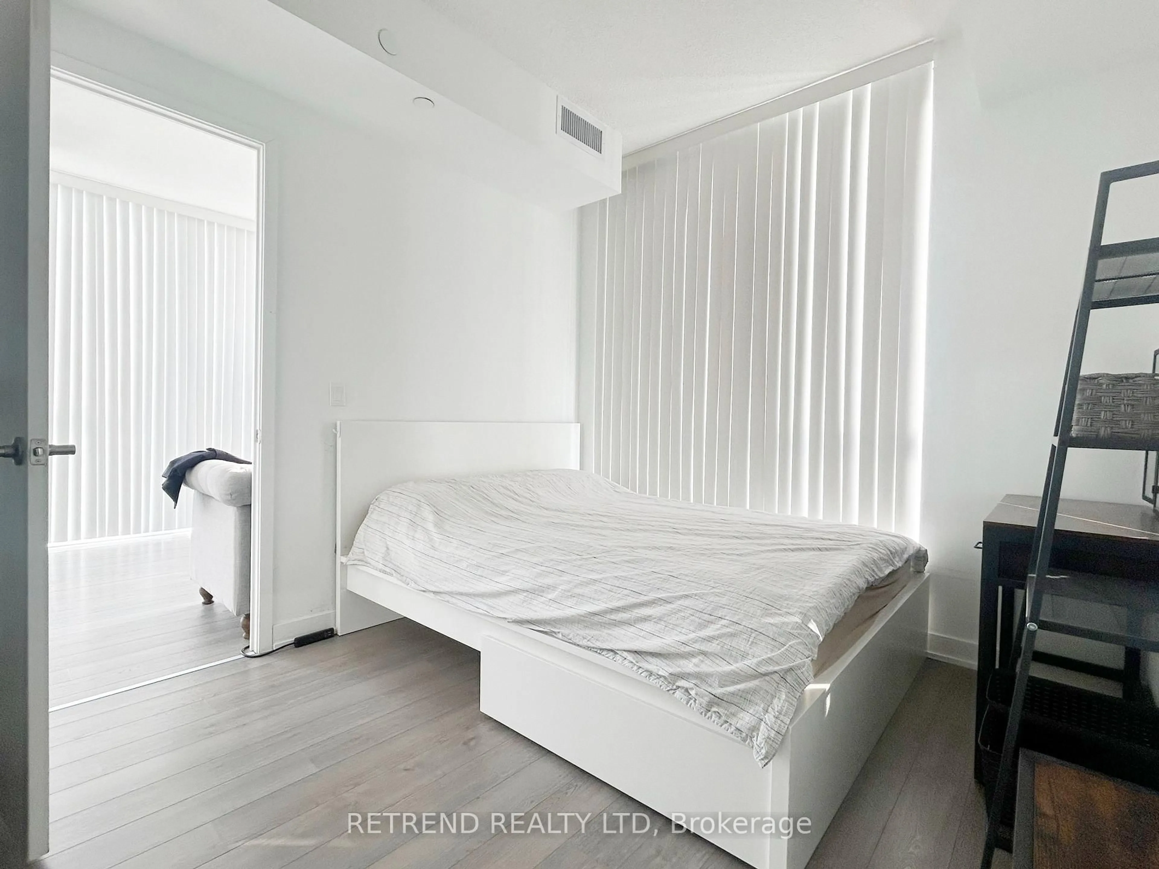 Bedroom with bed, unknown for 5180 Yonge St #2706, Toronto Ontario M2N 0K5