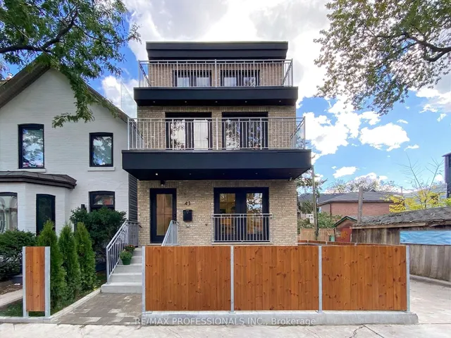 41 Rolyat St, Toronto