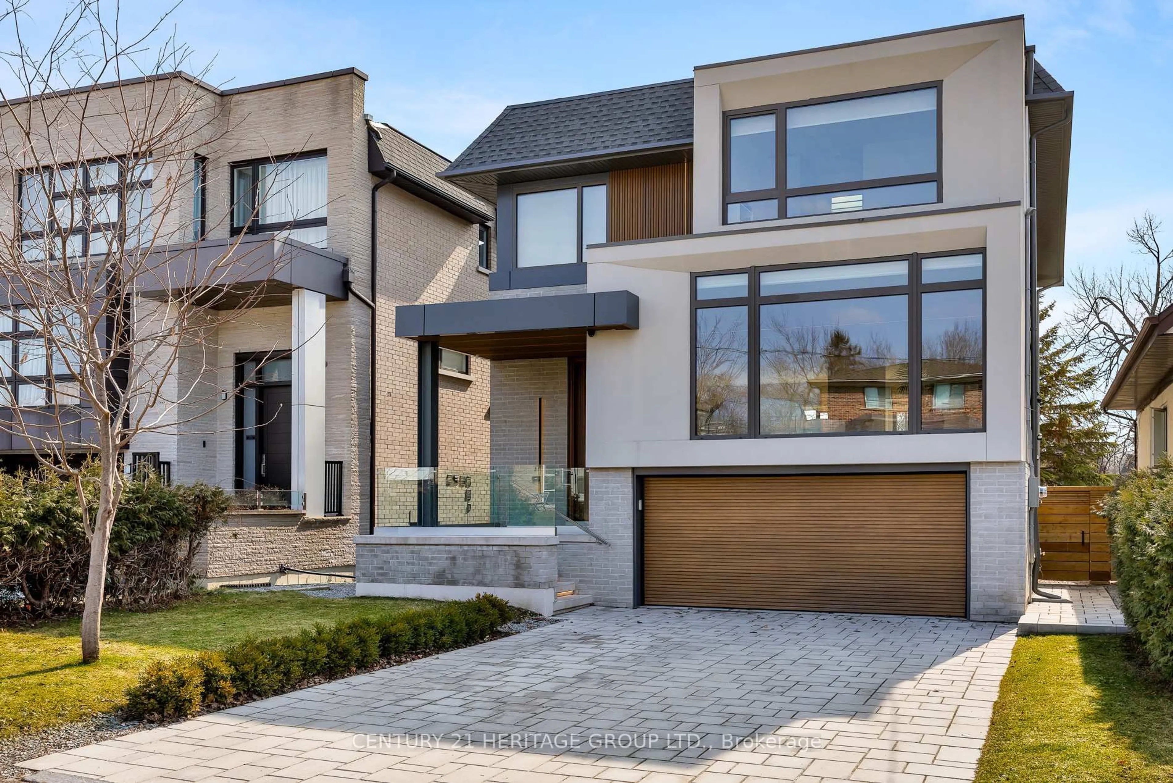 Home with brick exterior material, street for 21 Farrell Ave, Toronto Ontario M2R 1C7