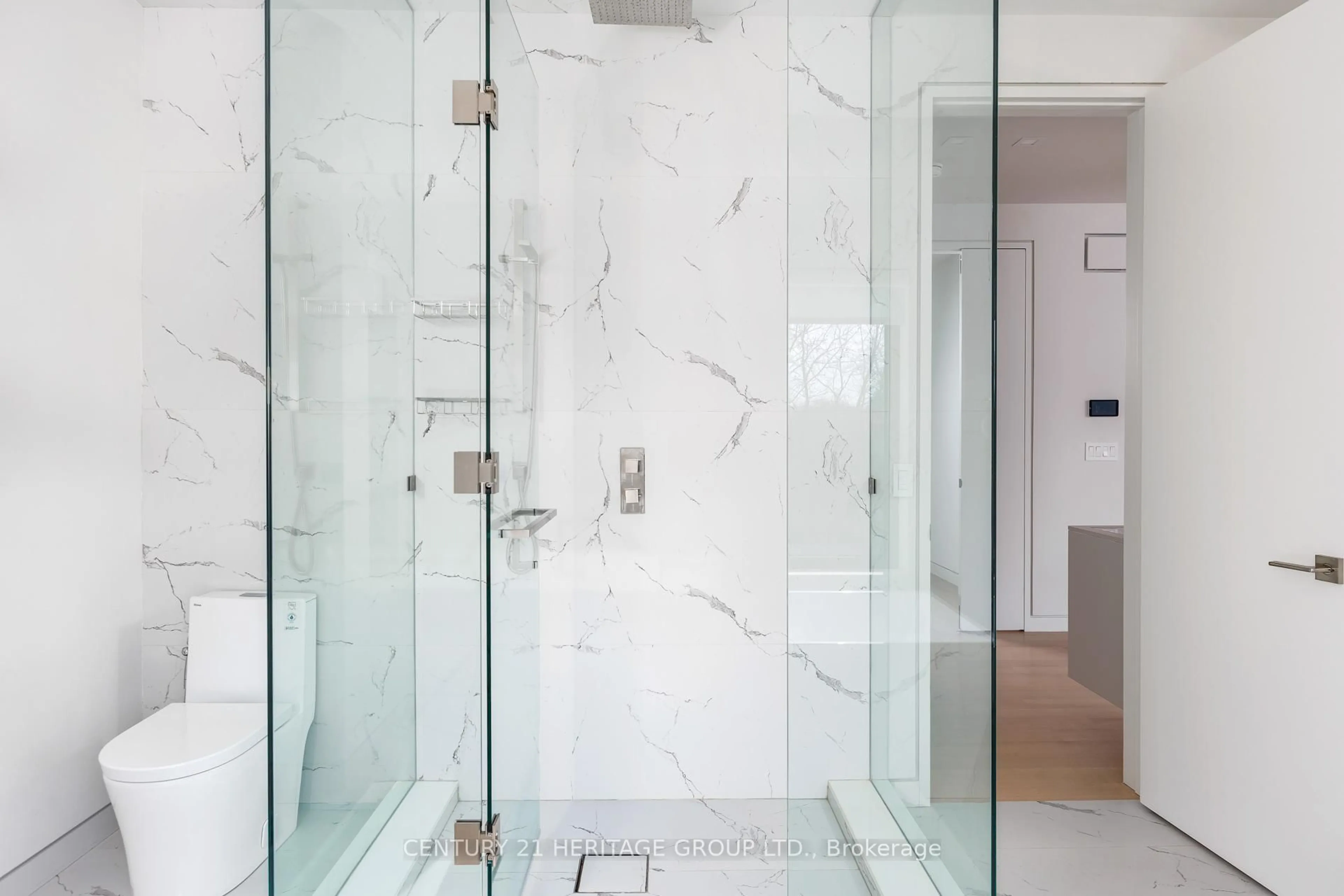 Contemporary bathroom, ceramic/tile floor for 21 Farrell Ave, Toronto Ontario M2R 1C7