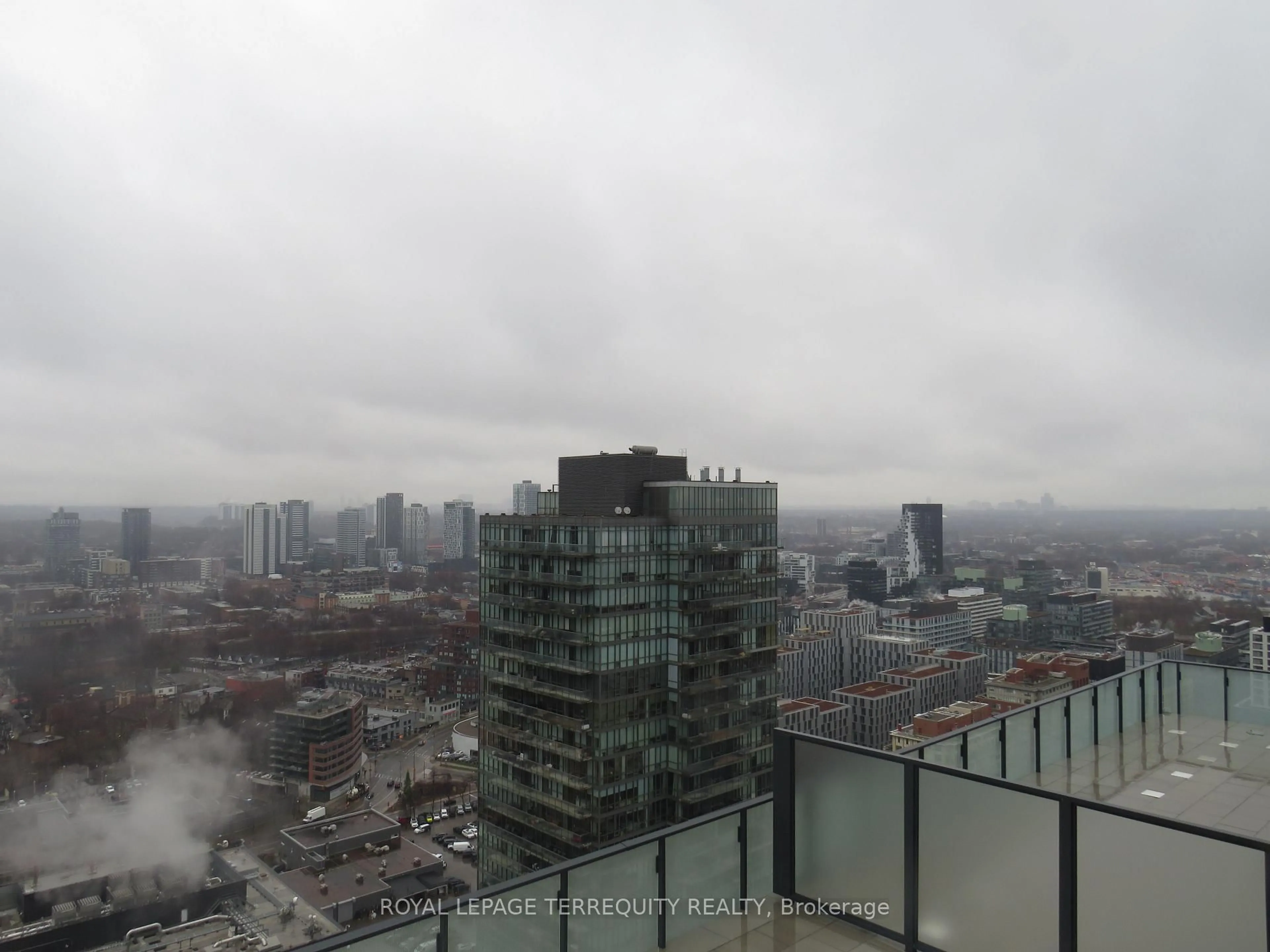 Blurry image for 35 Parliament St #3304, Toronto Ontario M5A 0Z5