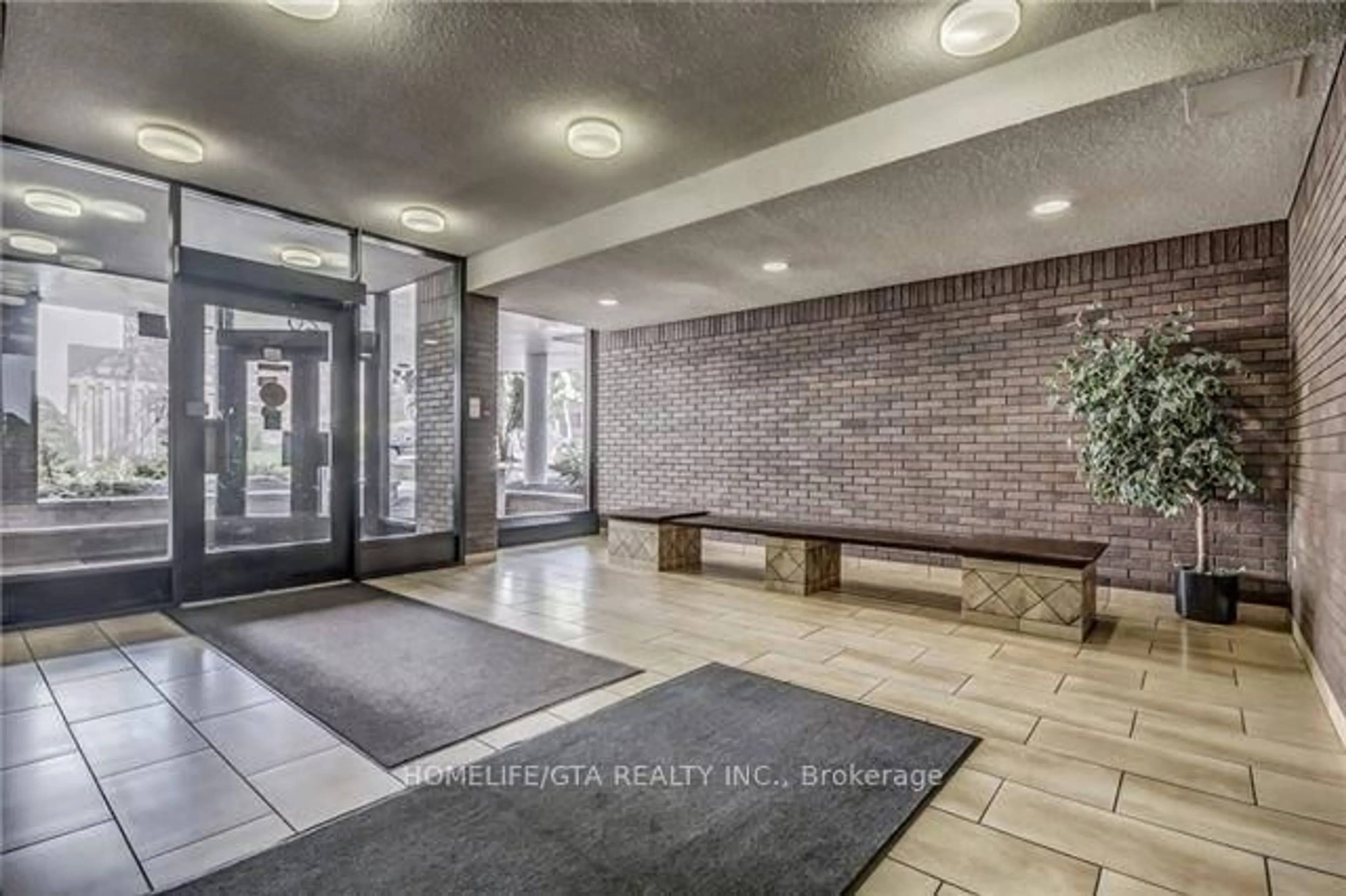 Indoor foyer for 20 Sunrise Ave #308, Toronto Ontario M4A 2R2
