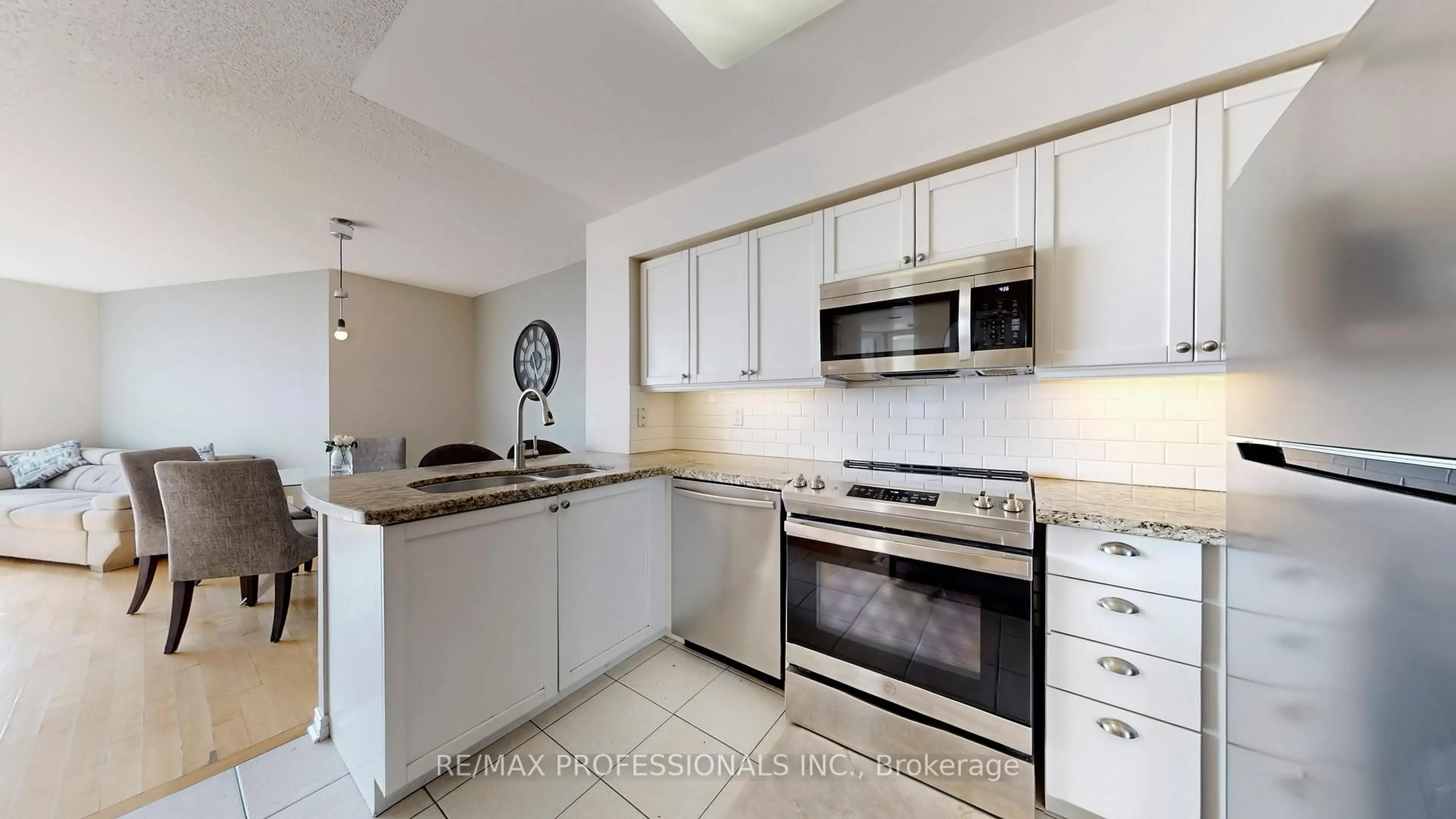 Standard kitchen, ceramic/tile floor for 30 Harrison Garden Blvd #2705, Toronto Ontario M2N 7A9